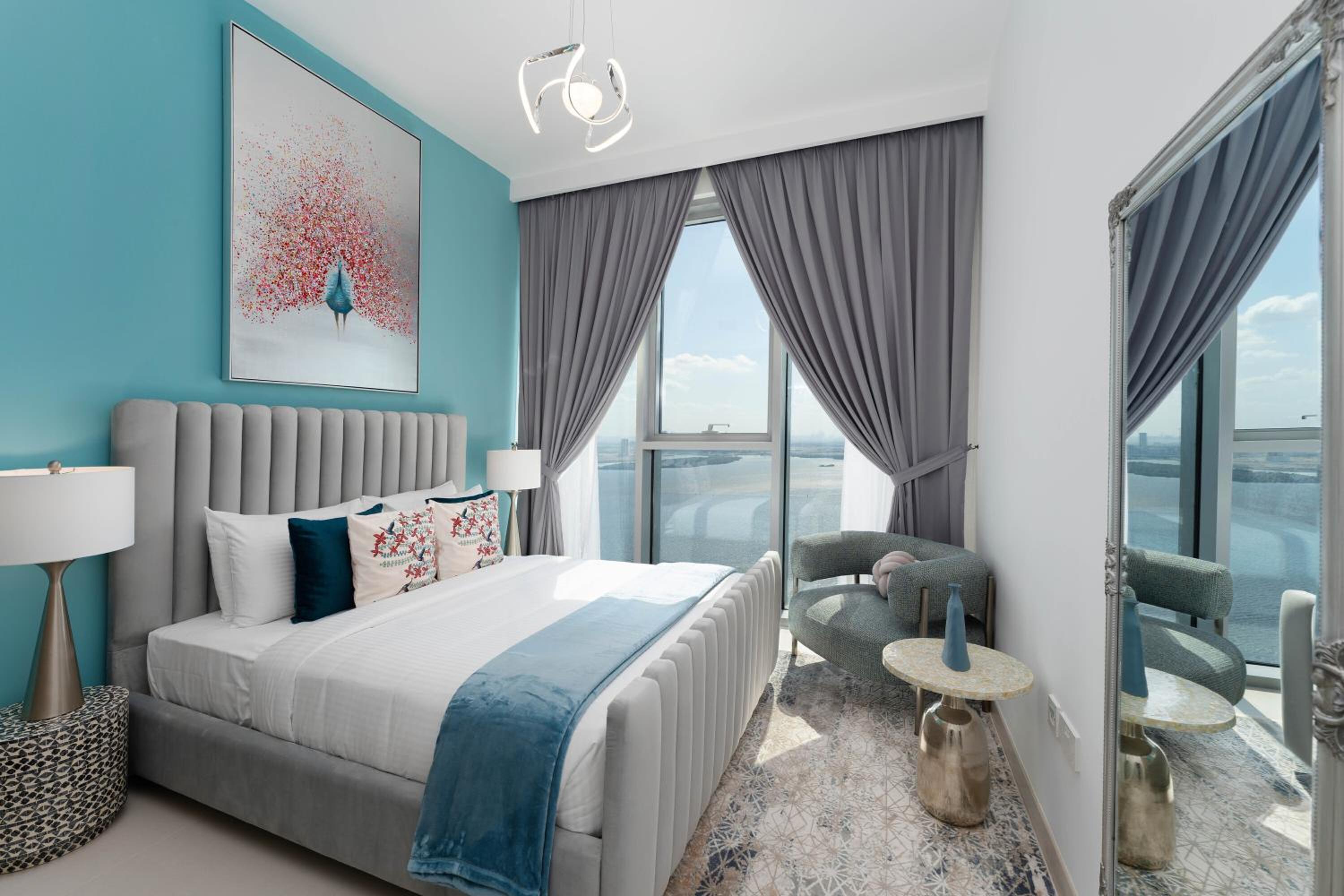 Maison Privee - Trendy Apt on the Creek w/ Superb Dubai Skyline Vw