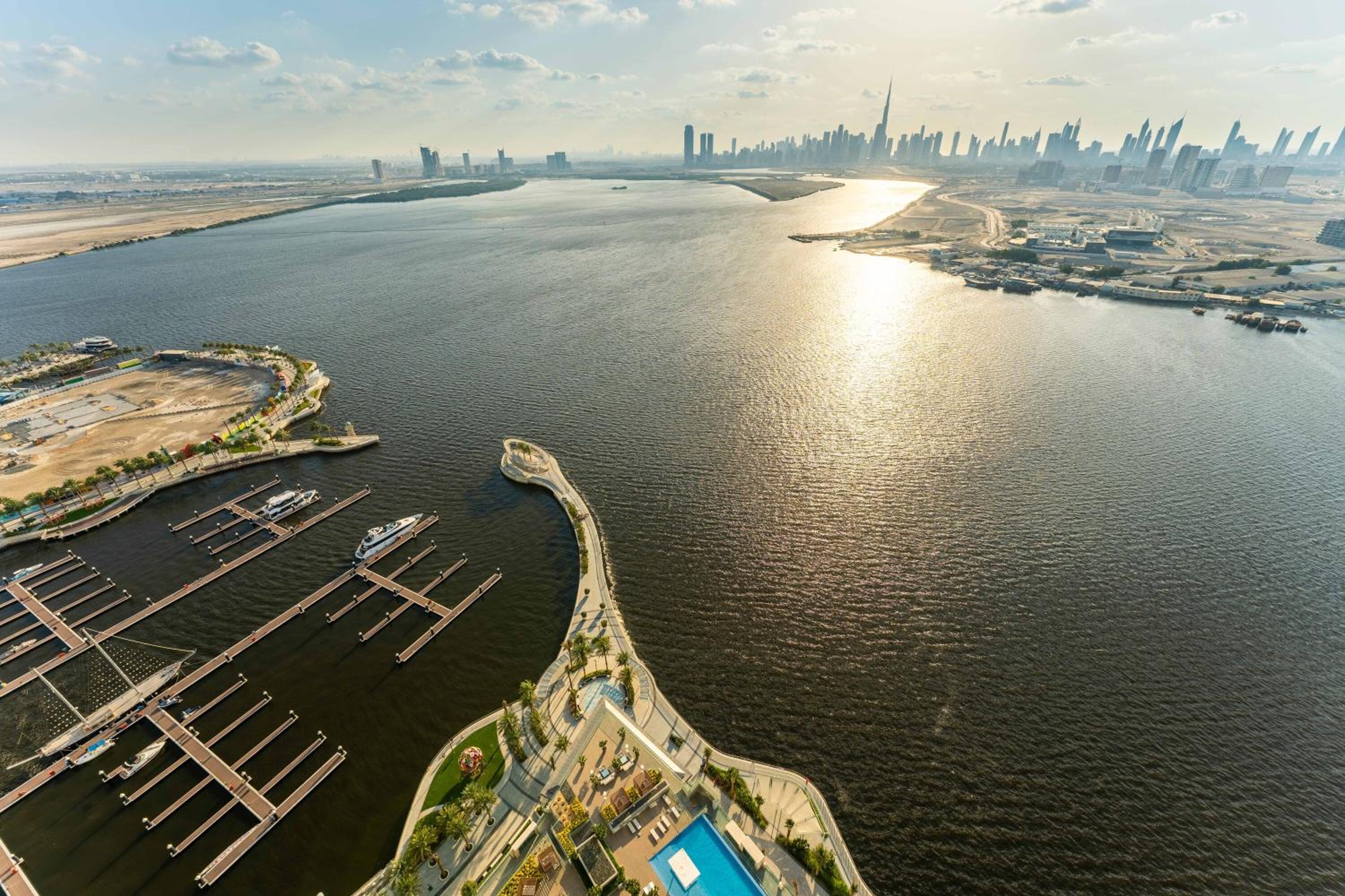 Maison Privee - Trendy Apt on the Creek w/ Superb Dubai Skyline Vw
