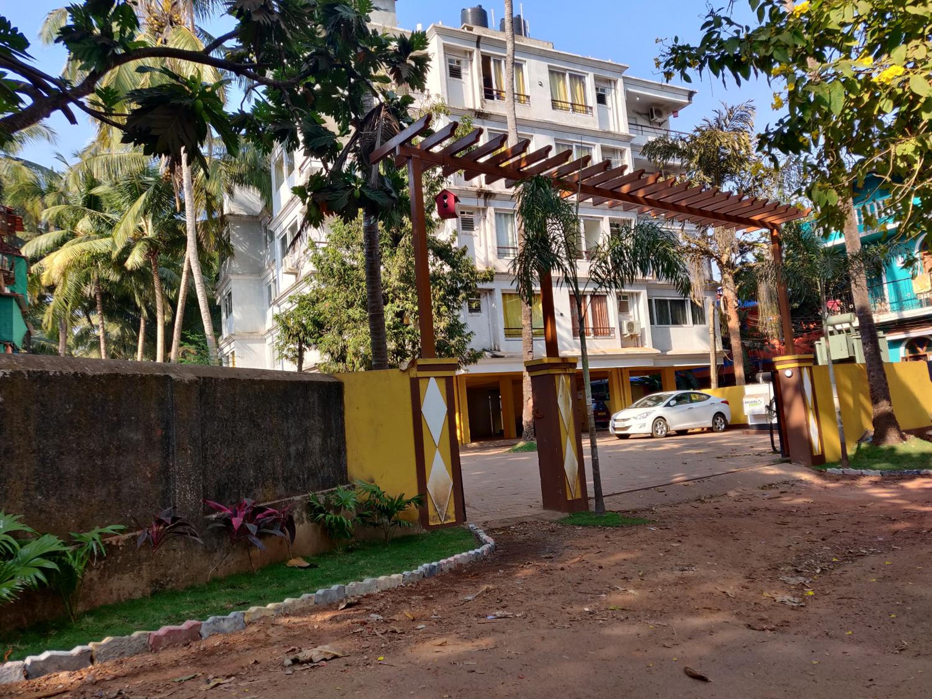 Luxury 2BHK Apartment near Calangute Baga beach with Pool