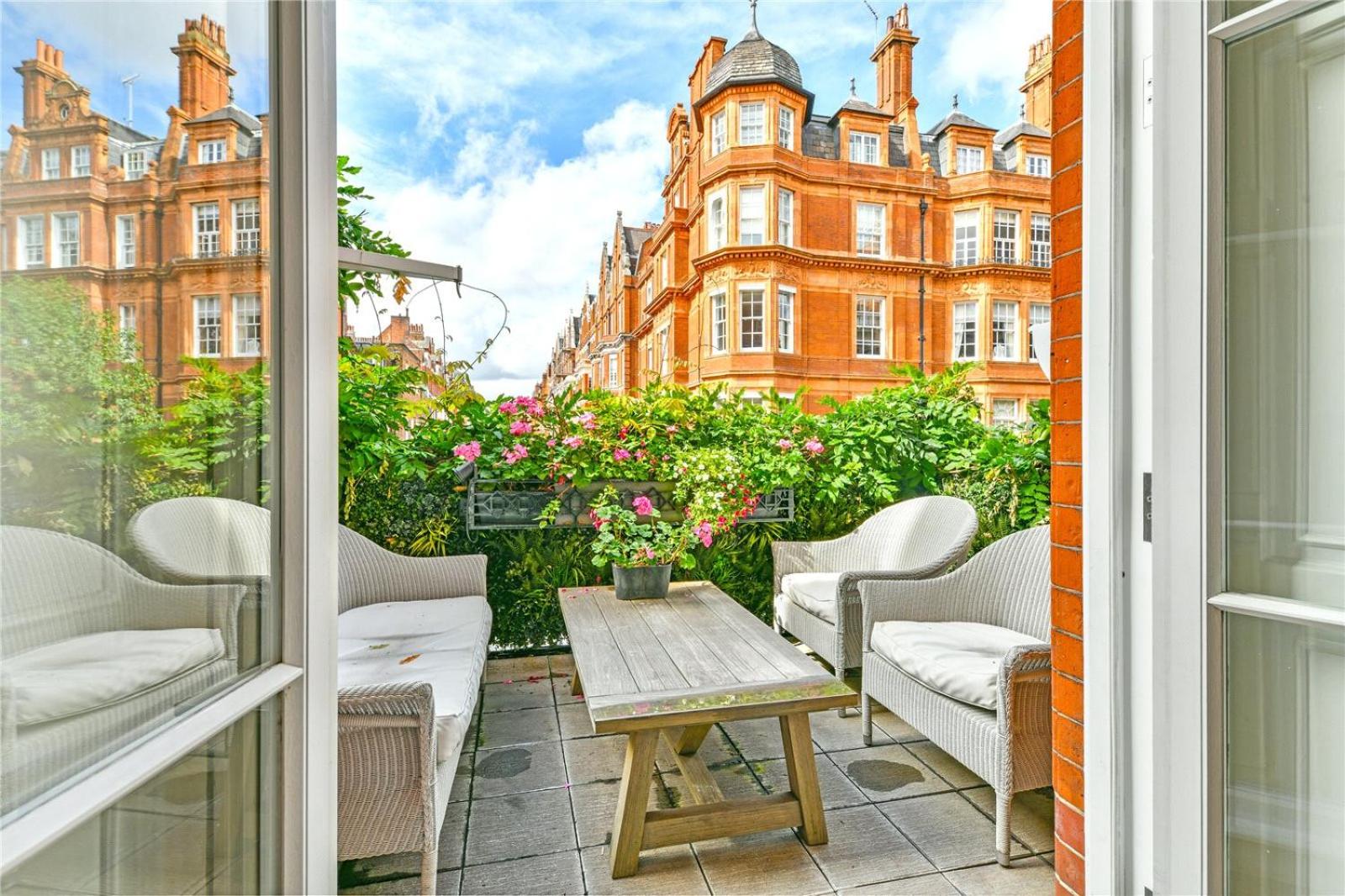 balcony