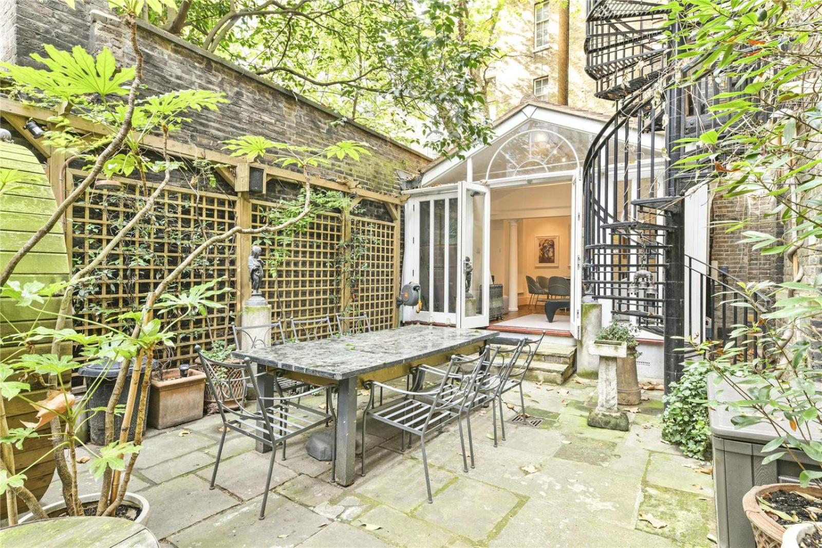 outdoor bbq area