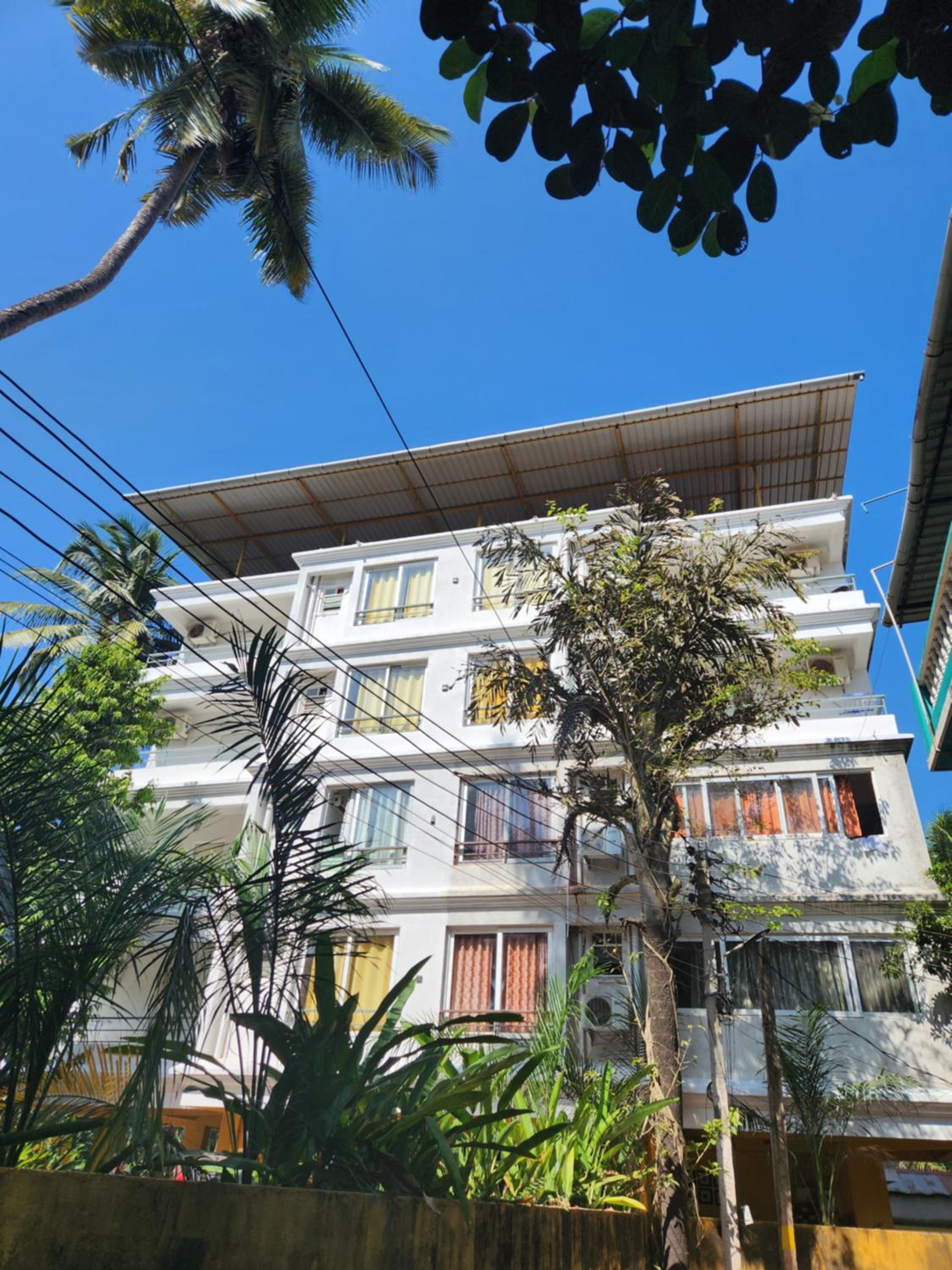 Luxury 2BHK Apartment near Calangute Baga beach with Pool