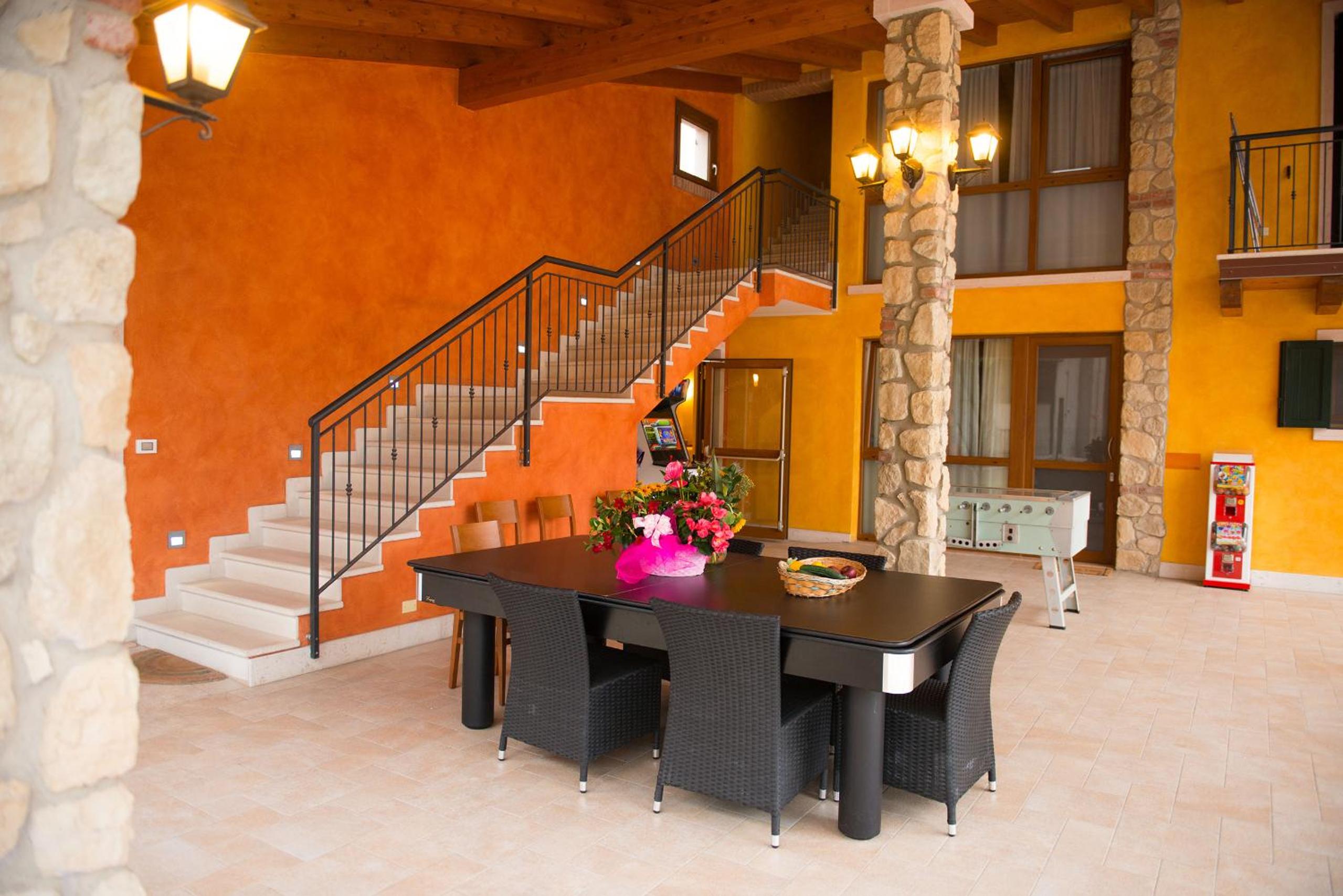 lounge