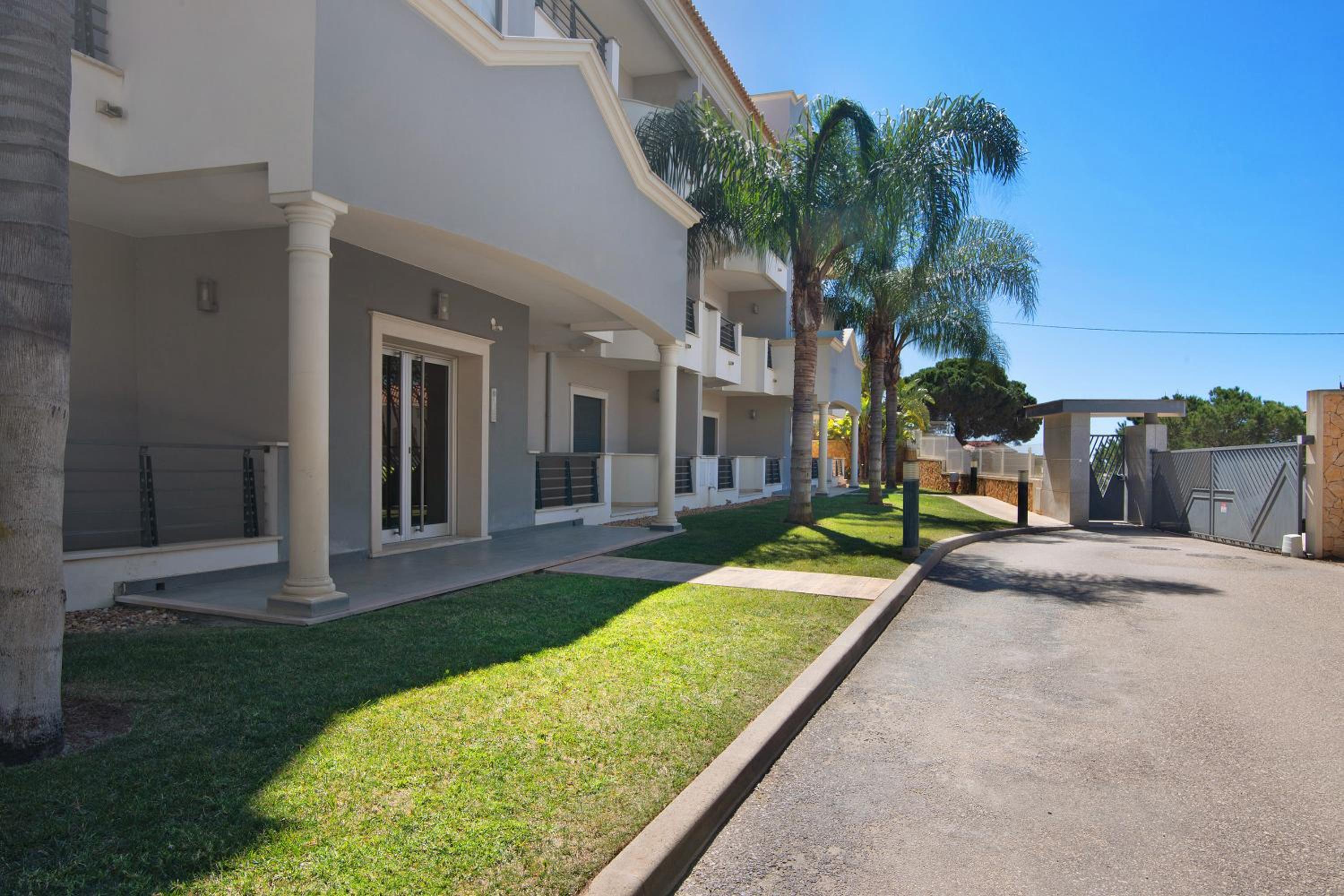 Apartamento T1 - Em zona tranquila view 5