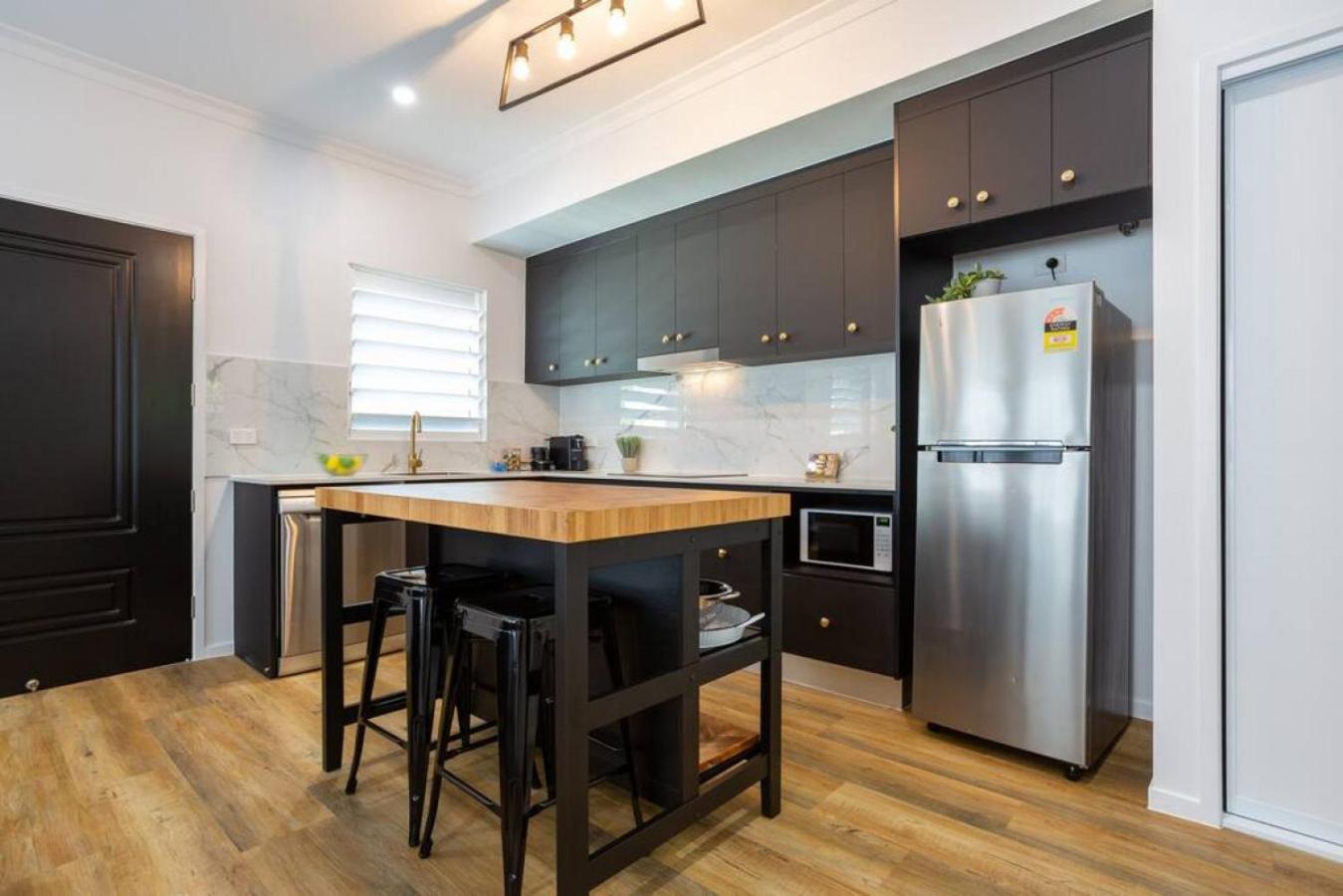 Industrial Luxe Villa - Boutique 1 bedroom luxury Villa