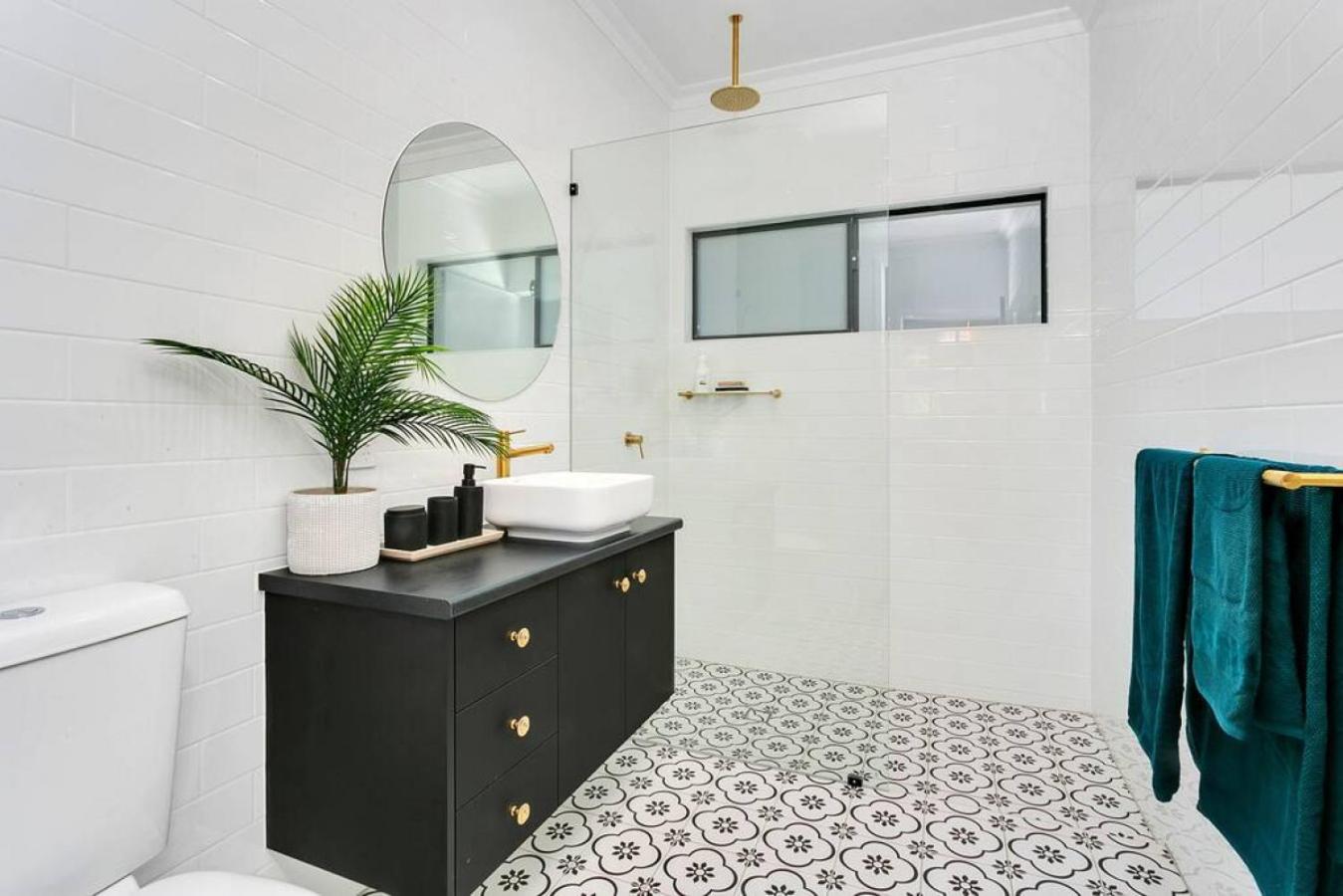 Industrial Luxe Villa - Boutique 1 bedroom luxury Villa