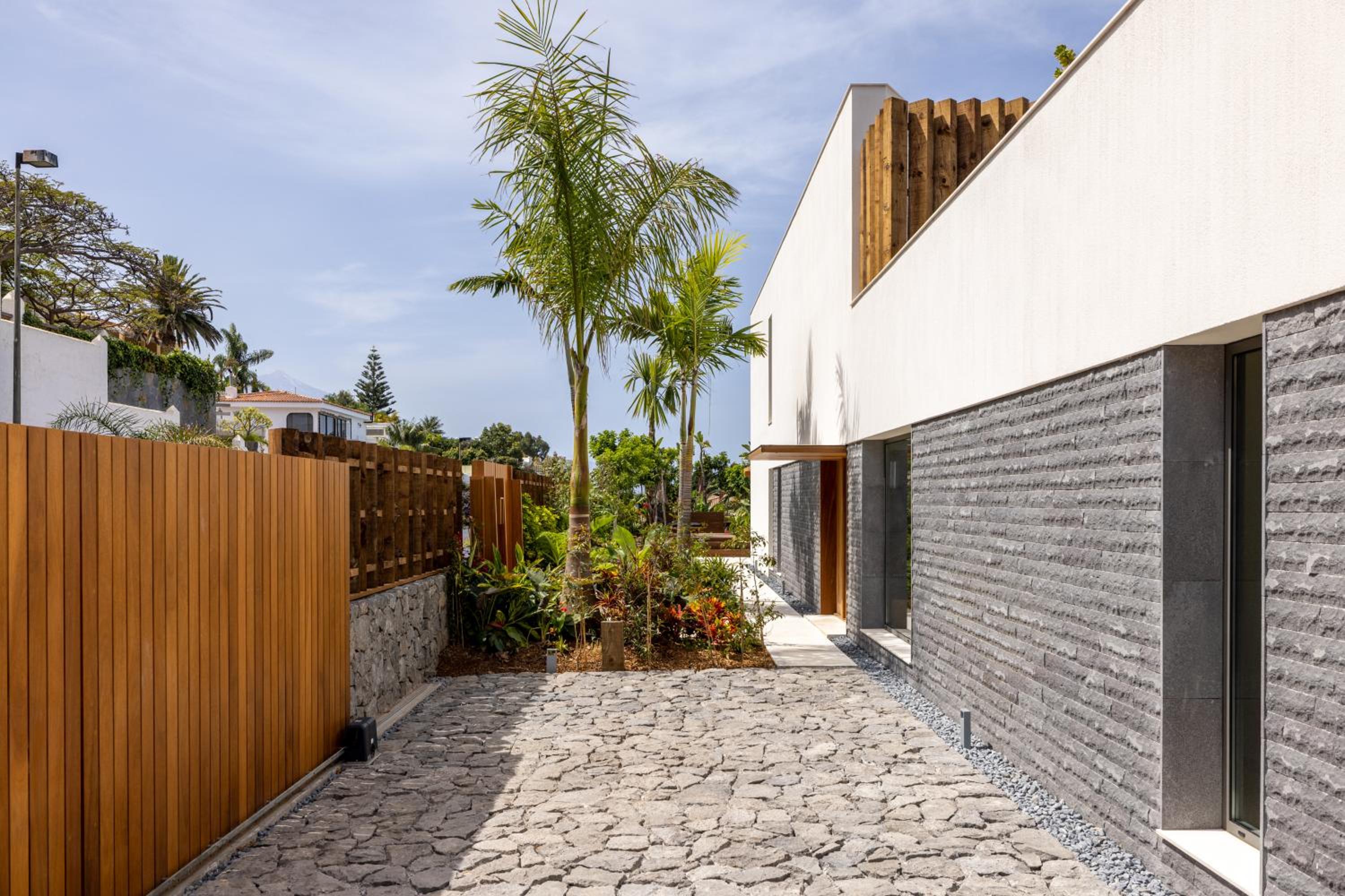 Serenity Villa on the Cliff with climatized pool