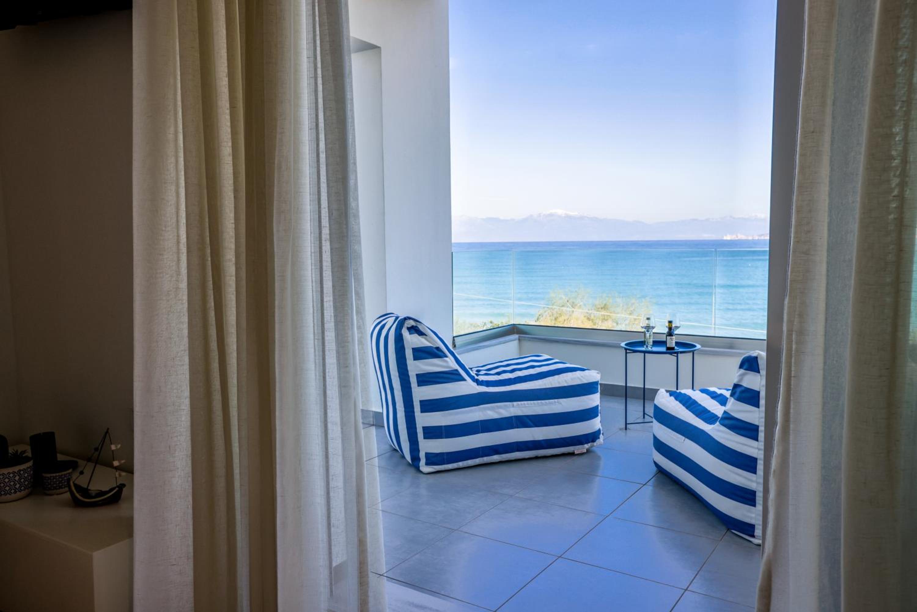 Hotel La Mer Bleue Boutique Suite - Image 1