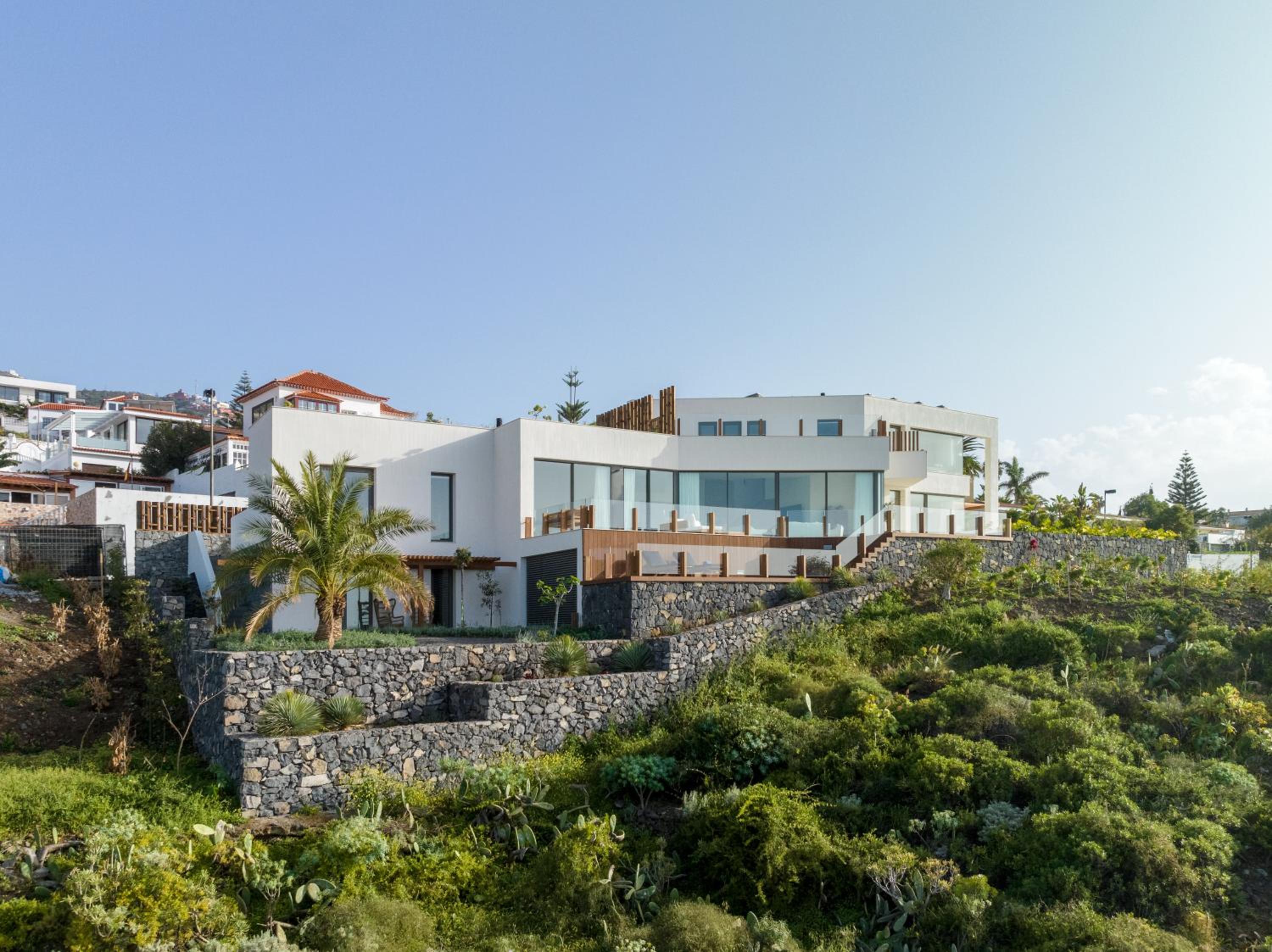Serenity Villa on the Cliff with climatized pool