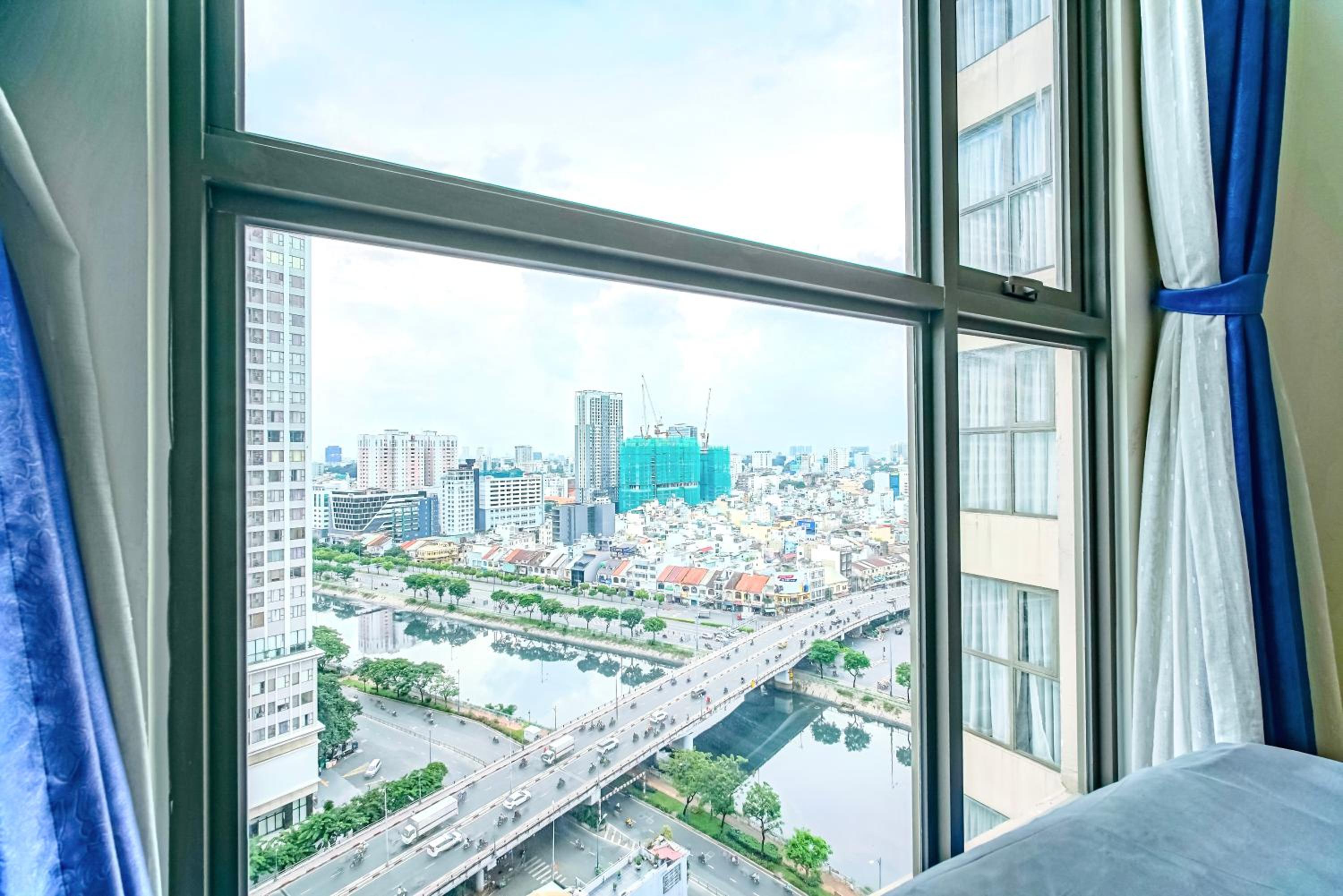 MONday Premium Aparts - HighClass Building and Central Spot