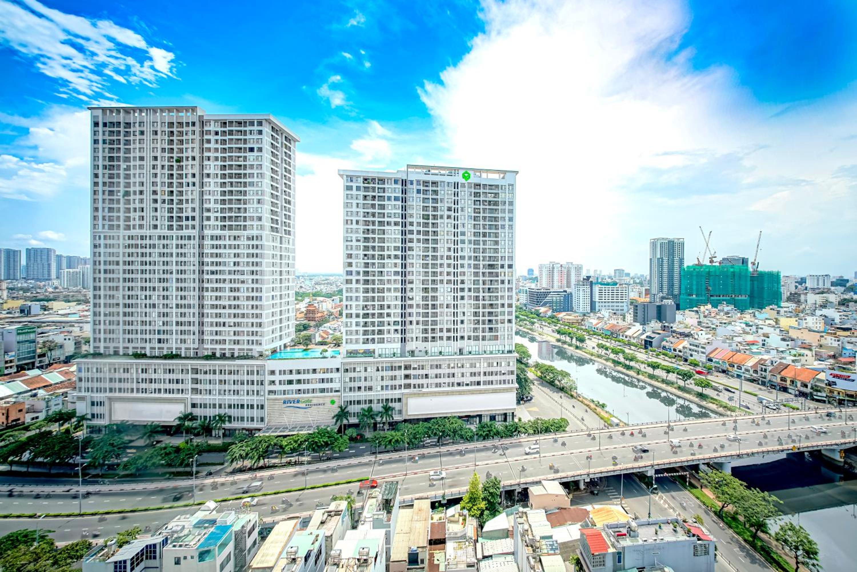 MONday Premium Aparts - HighClass Building and Central Spot