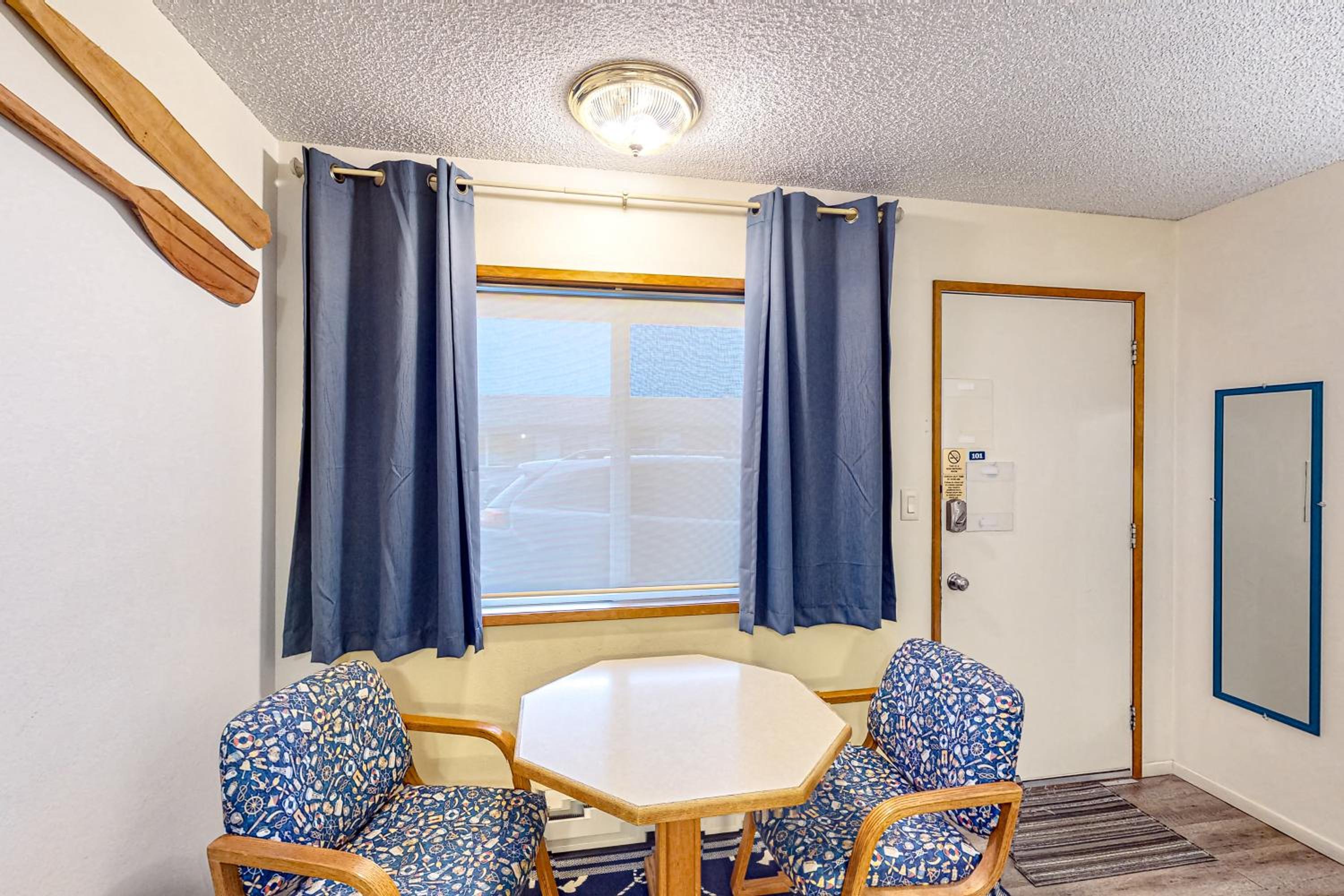 Lamplighter Inn