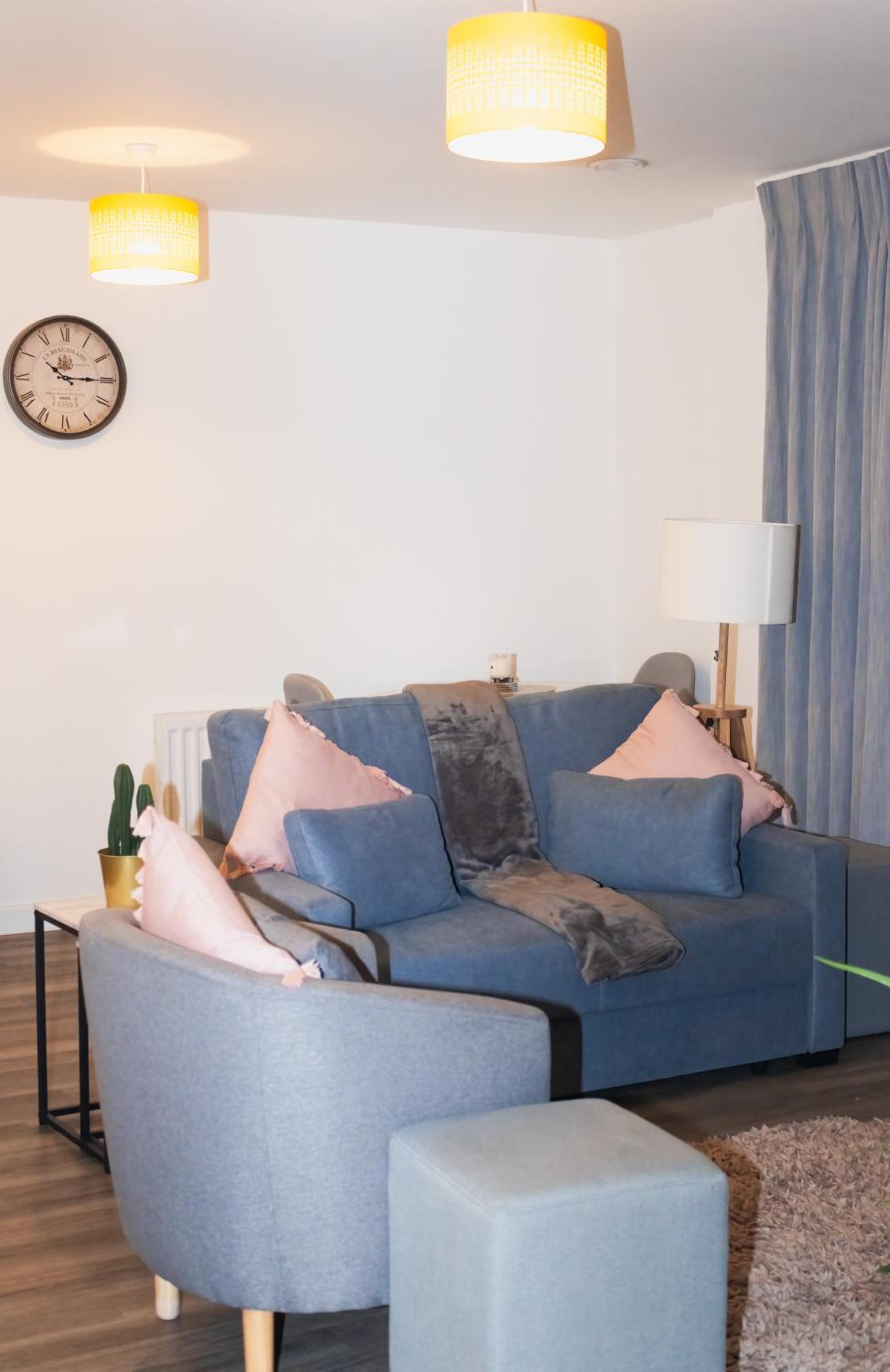 Luxurious MK Apartment with balcony view 2