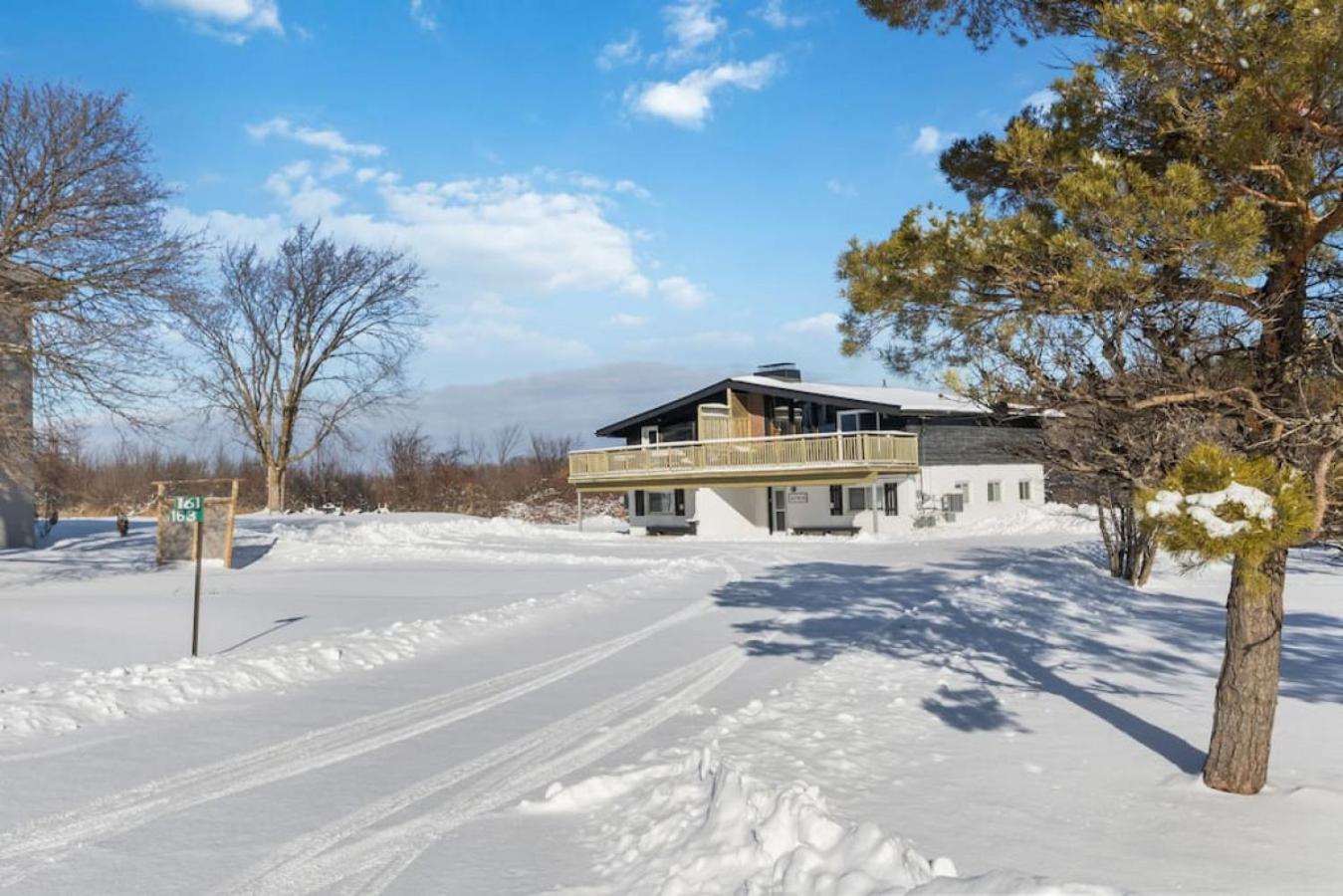 Semi Detached Mountain View Chalet