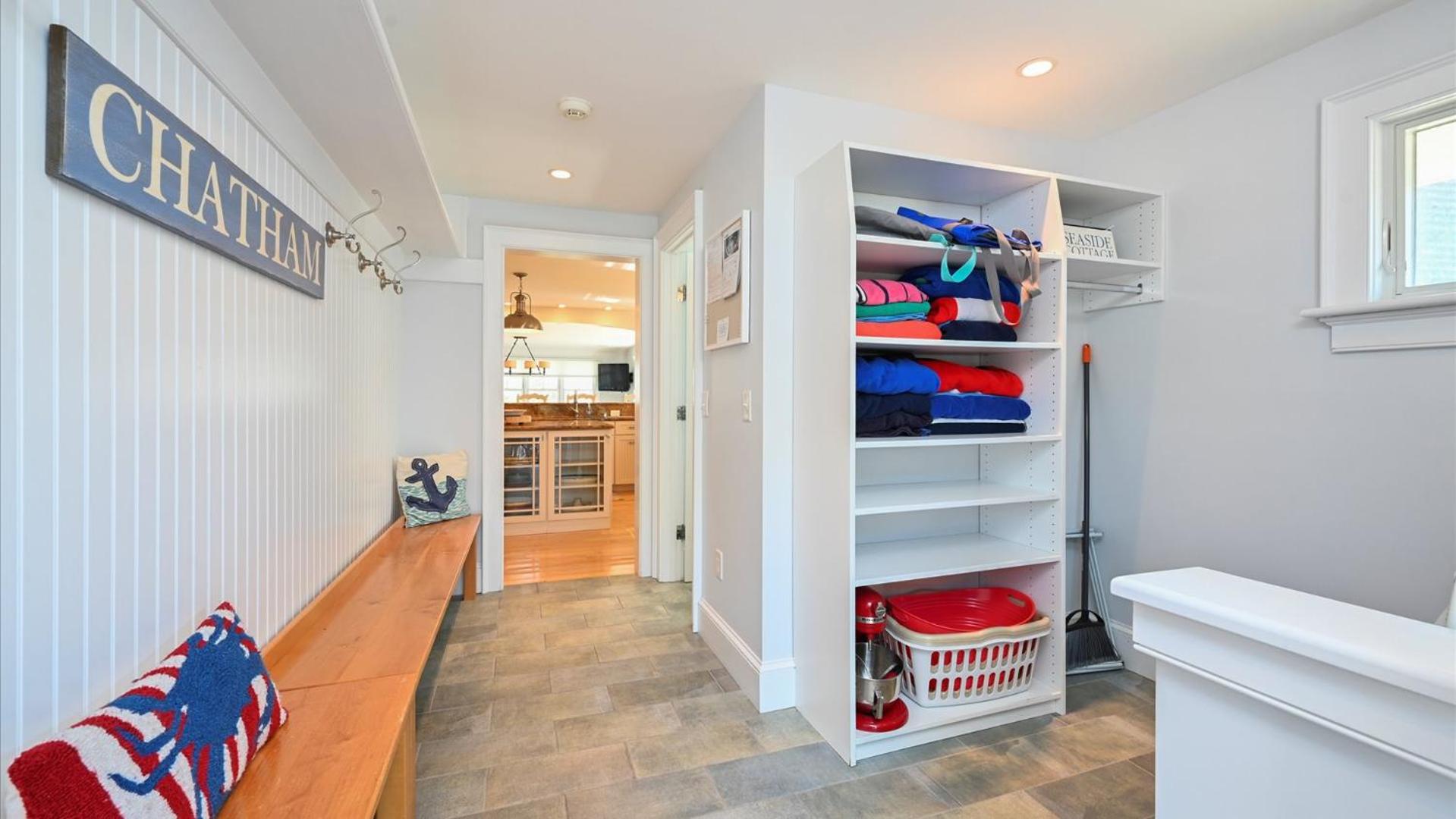 Walk to Beach and Town, Hot tub, Sleeps 8, Pet Friendly view 5