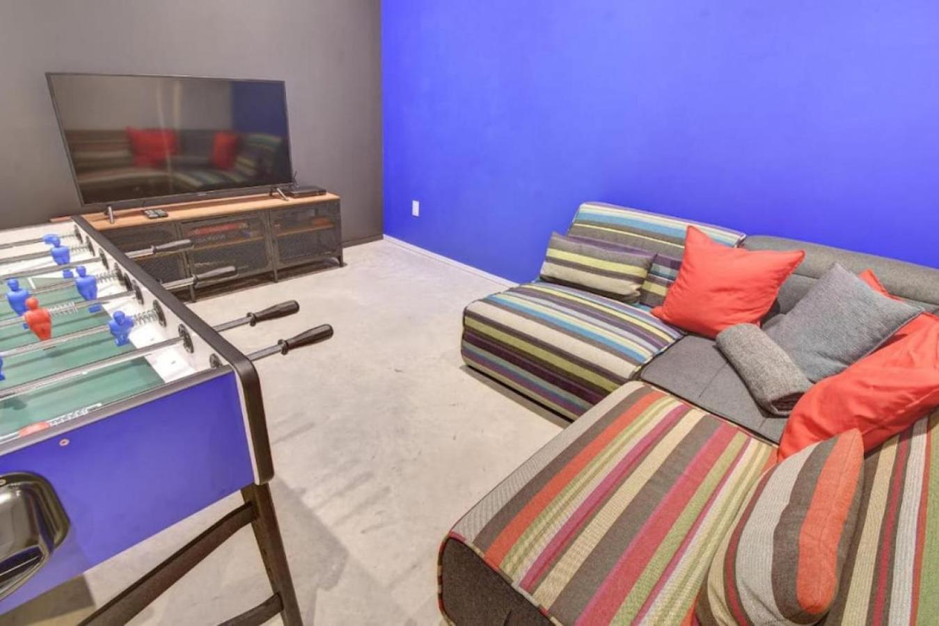1 Impasse du Cardinal - Lac Superior Chalet w Spa Sauna & Games Room