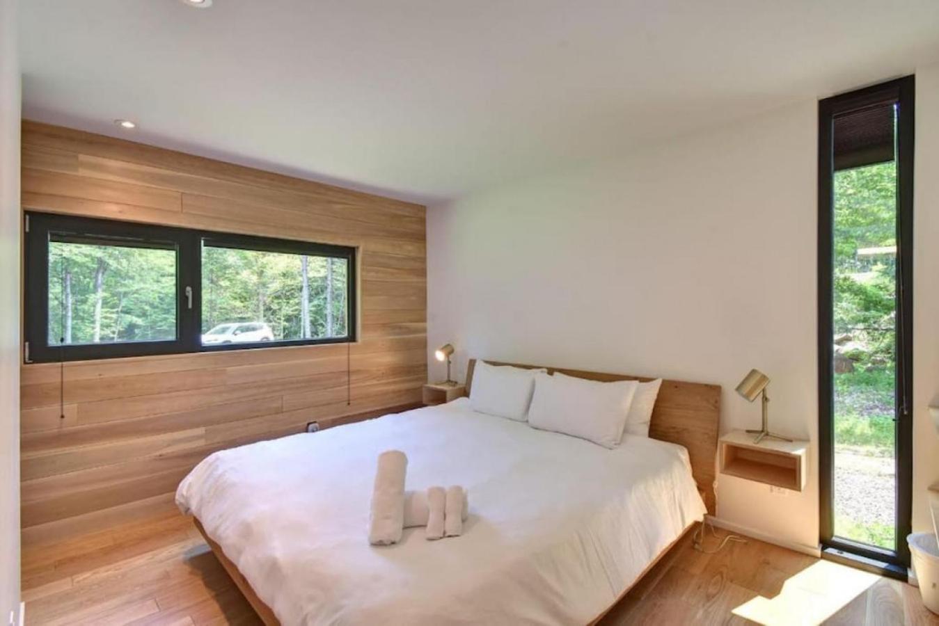 1 Impasse du Cardinal - Lac Superior Chalet w Spa Sauna & Games Room