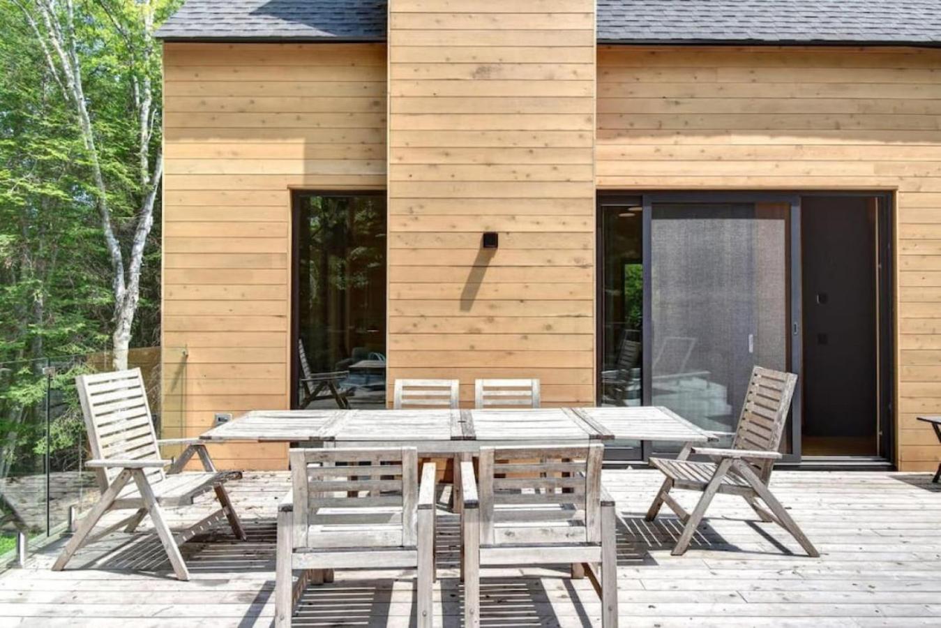 1 Impasse du Cardinal - Lac Superior Chalet w Spa Sauna & Games Room
