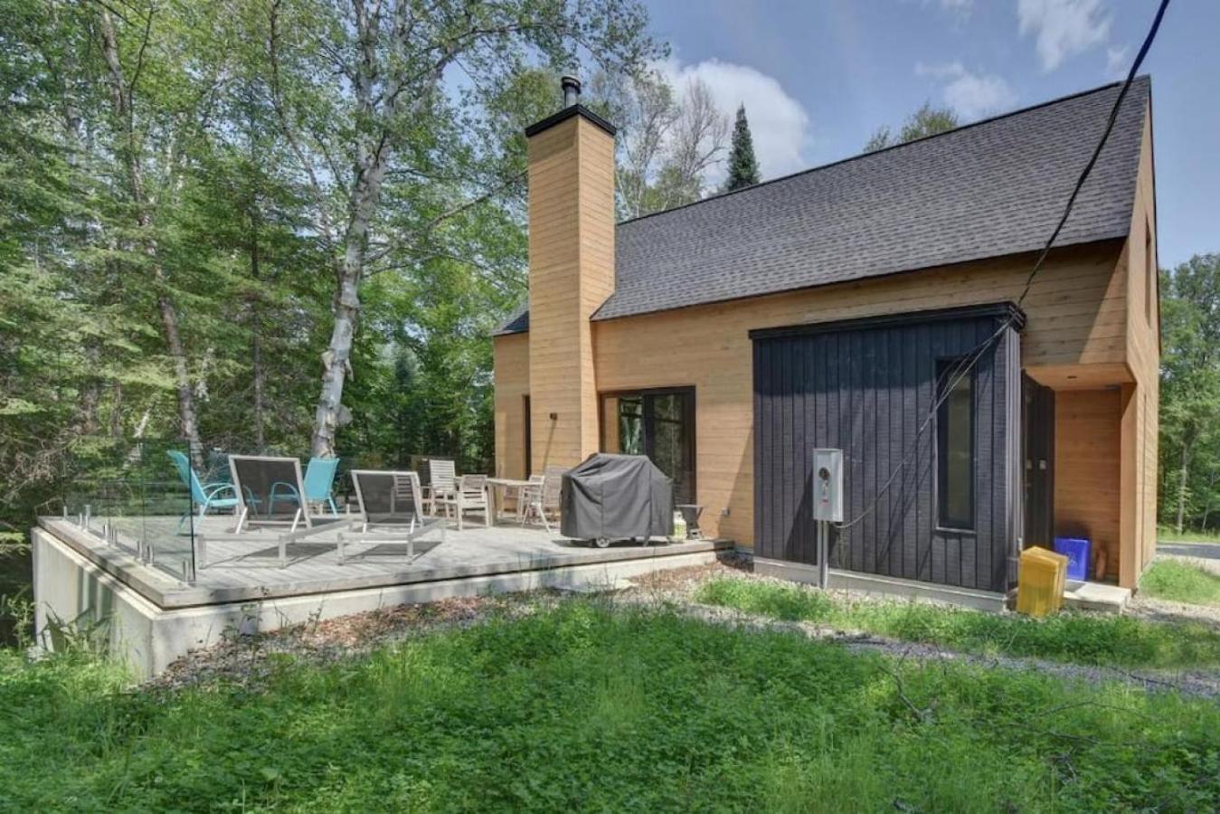 1 Impasse du Cardinal - Lac Superior Chalet w Spa Sauna & Games Room