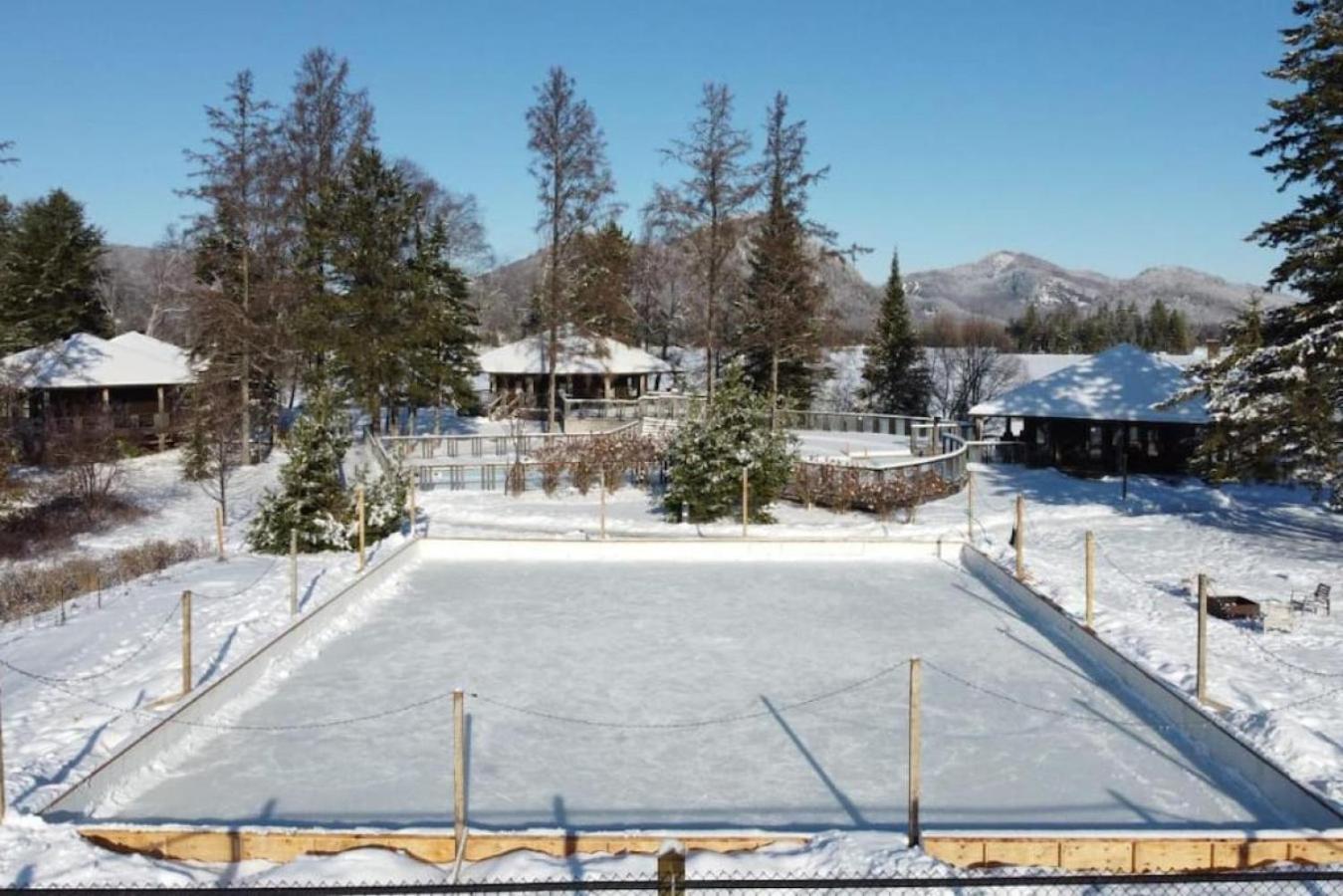 1 Impasse du Cardinal - Lac Superior Chalet w Spa Sauna & Games Room