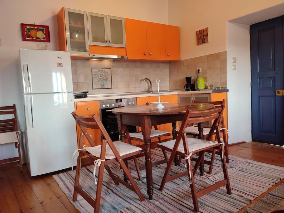 Omorfo House