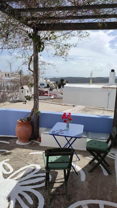 Omorfo House