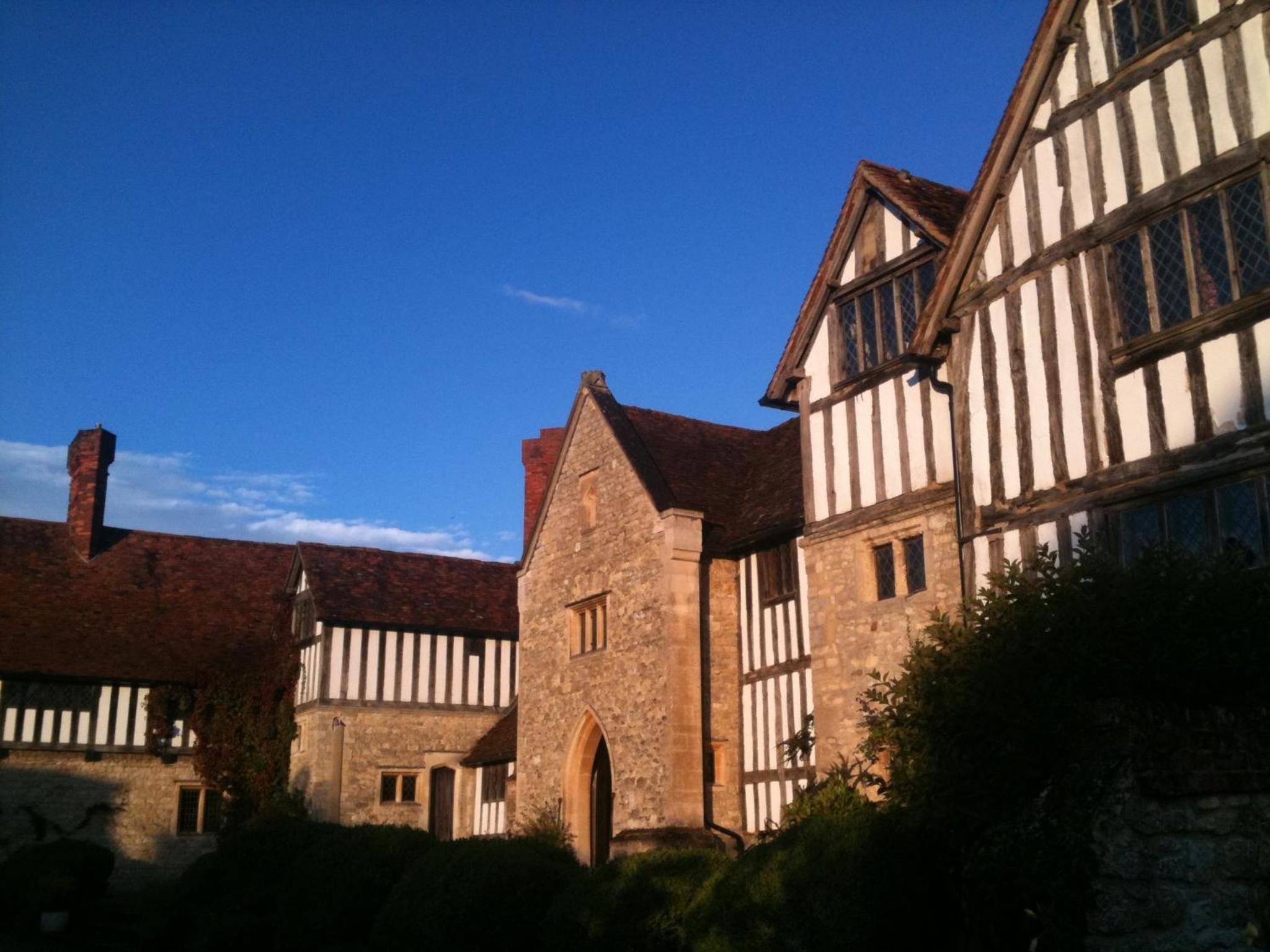 Long Crendon Manor B&B view 5