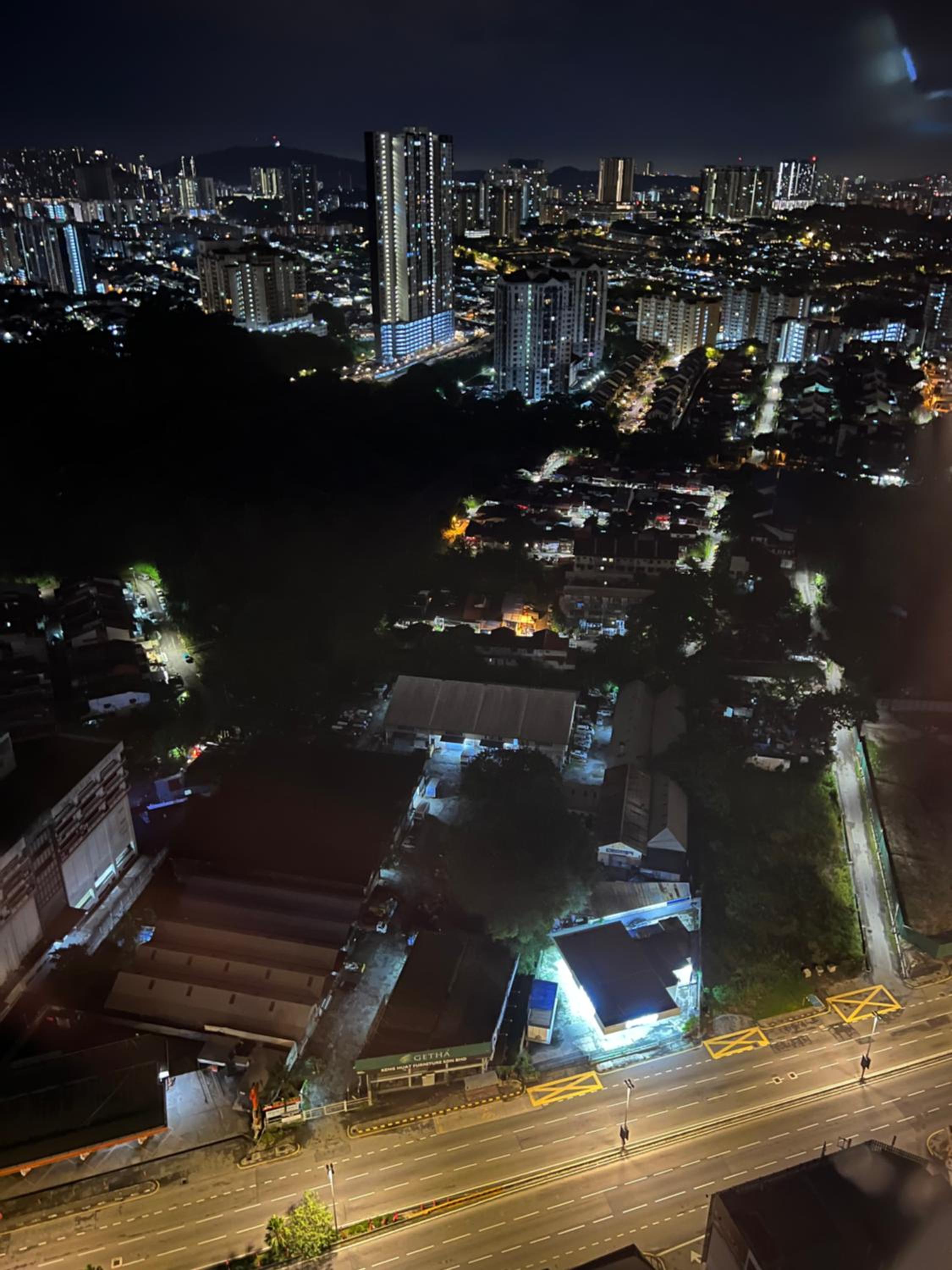 Millerz Square 3 bedroom near Old klang road Mid valley Beautiful night view