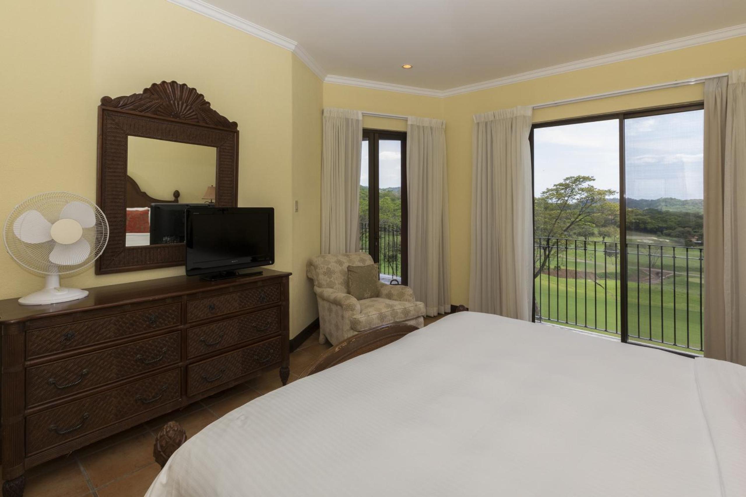 Luxury 3BR Condo with Partial Ocean View - Bougainvillea - Reserva Conchal