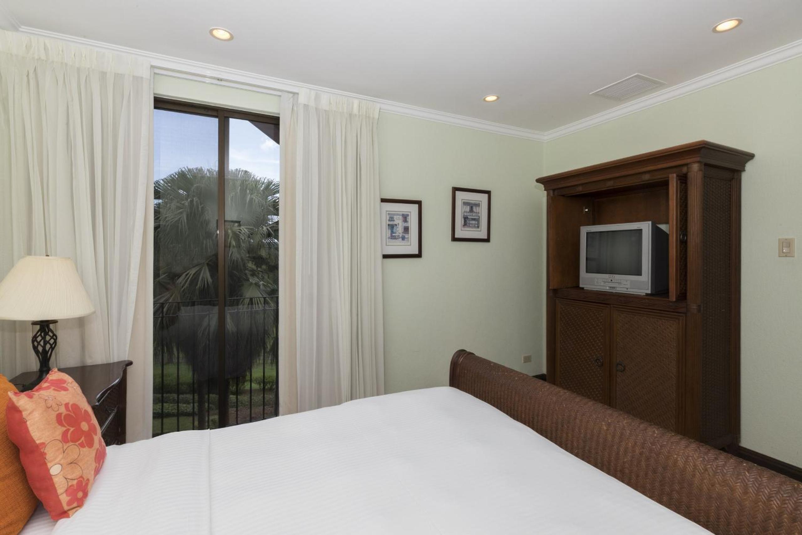 Luxury 3BR Condo with Partial Ocean View - Bougainvillea - Reserva Conchal