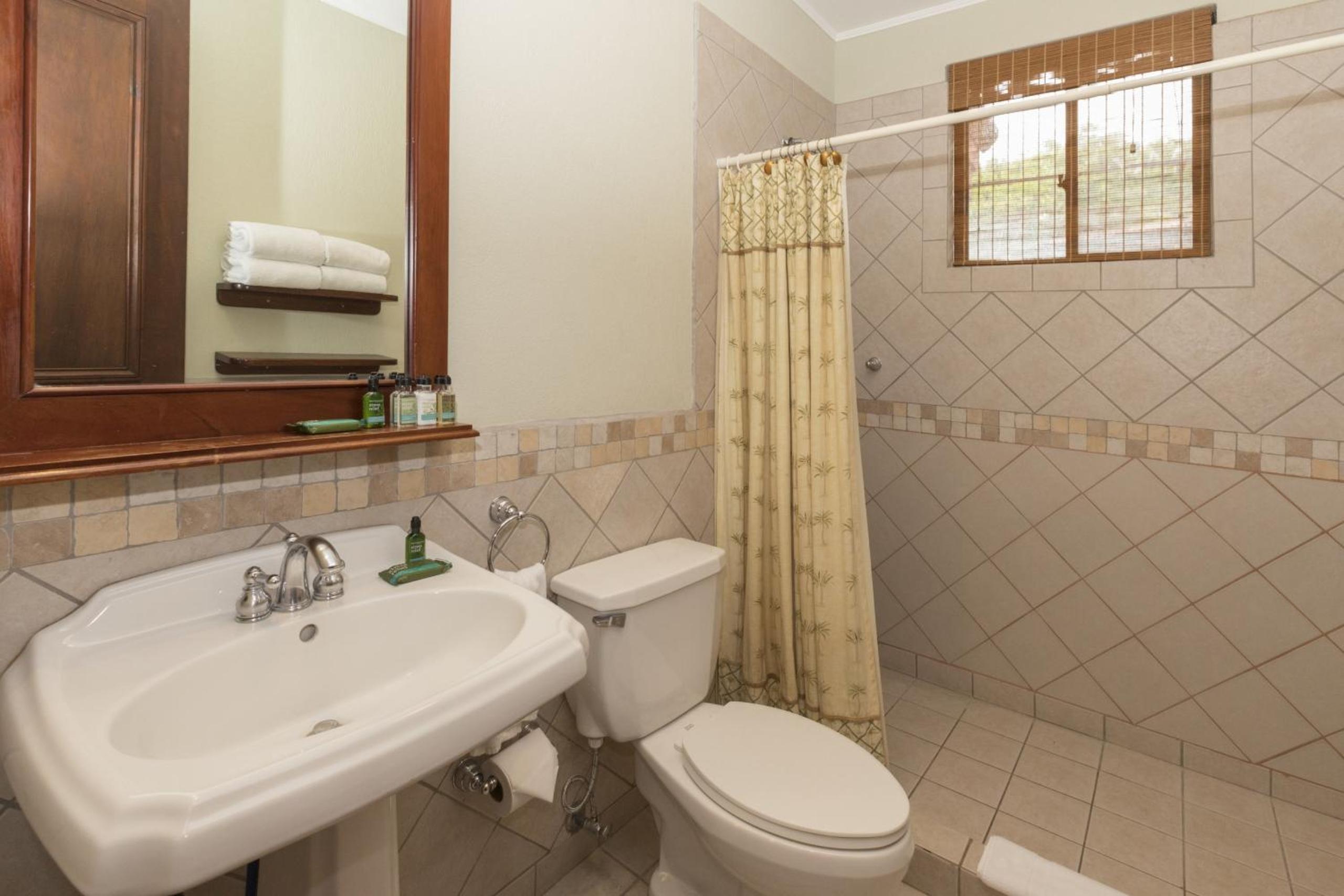 Luxury 3BR Condo with Partial Ocean View - Bougainvillea - Reserva Conchal