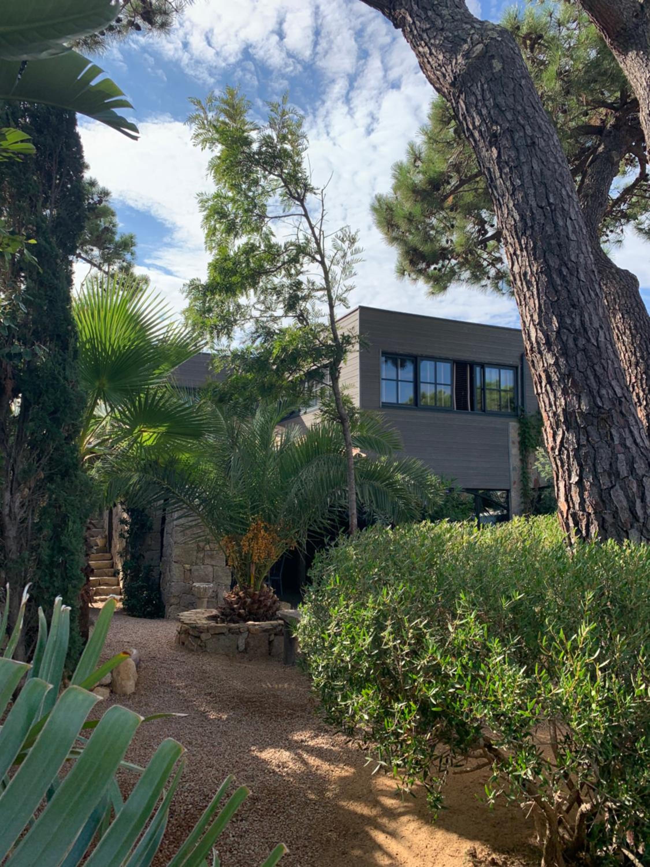 Maranatha, front de mer avec plage en Porto-Vecchio — building
