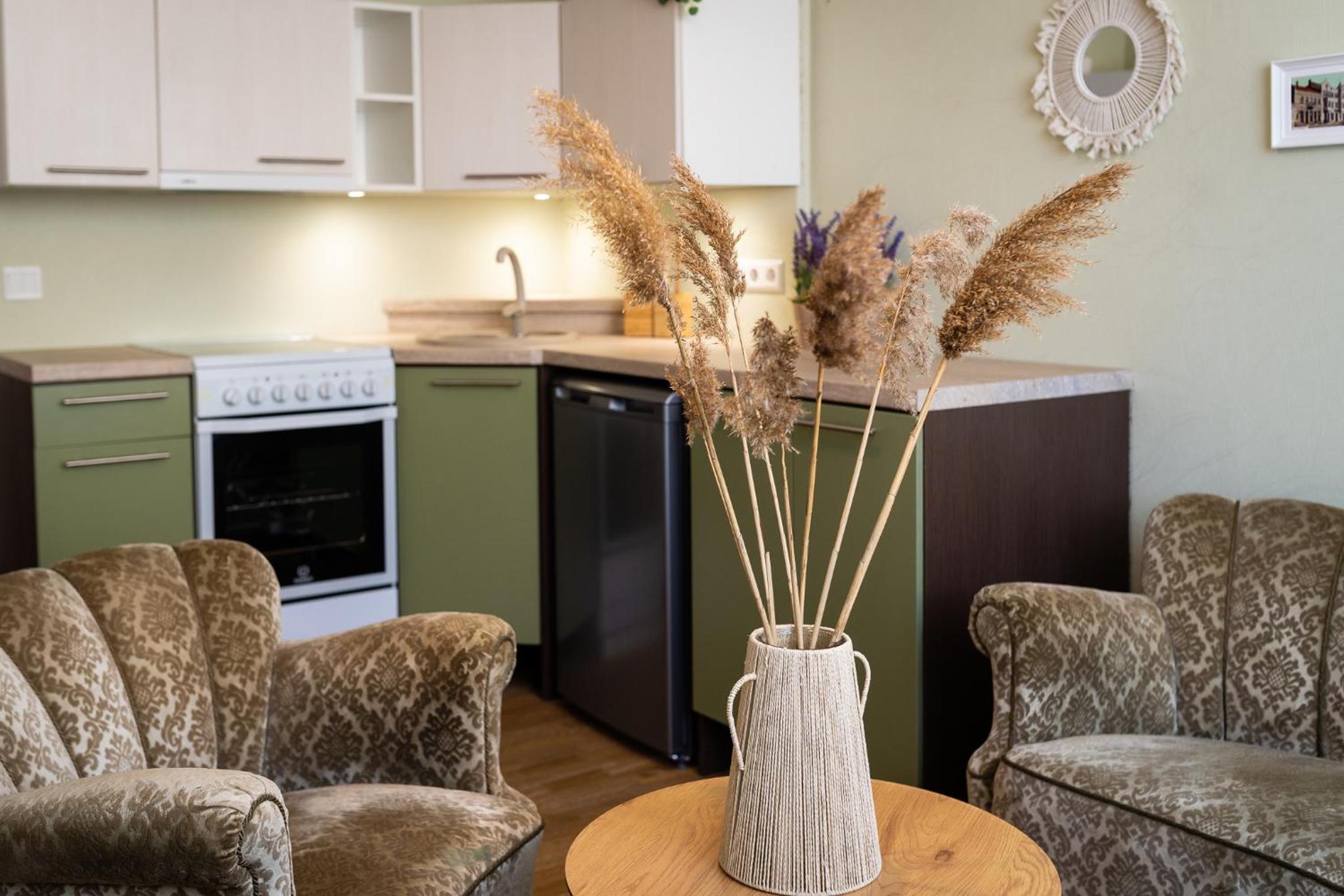 Leola Center Apartment