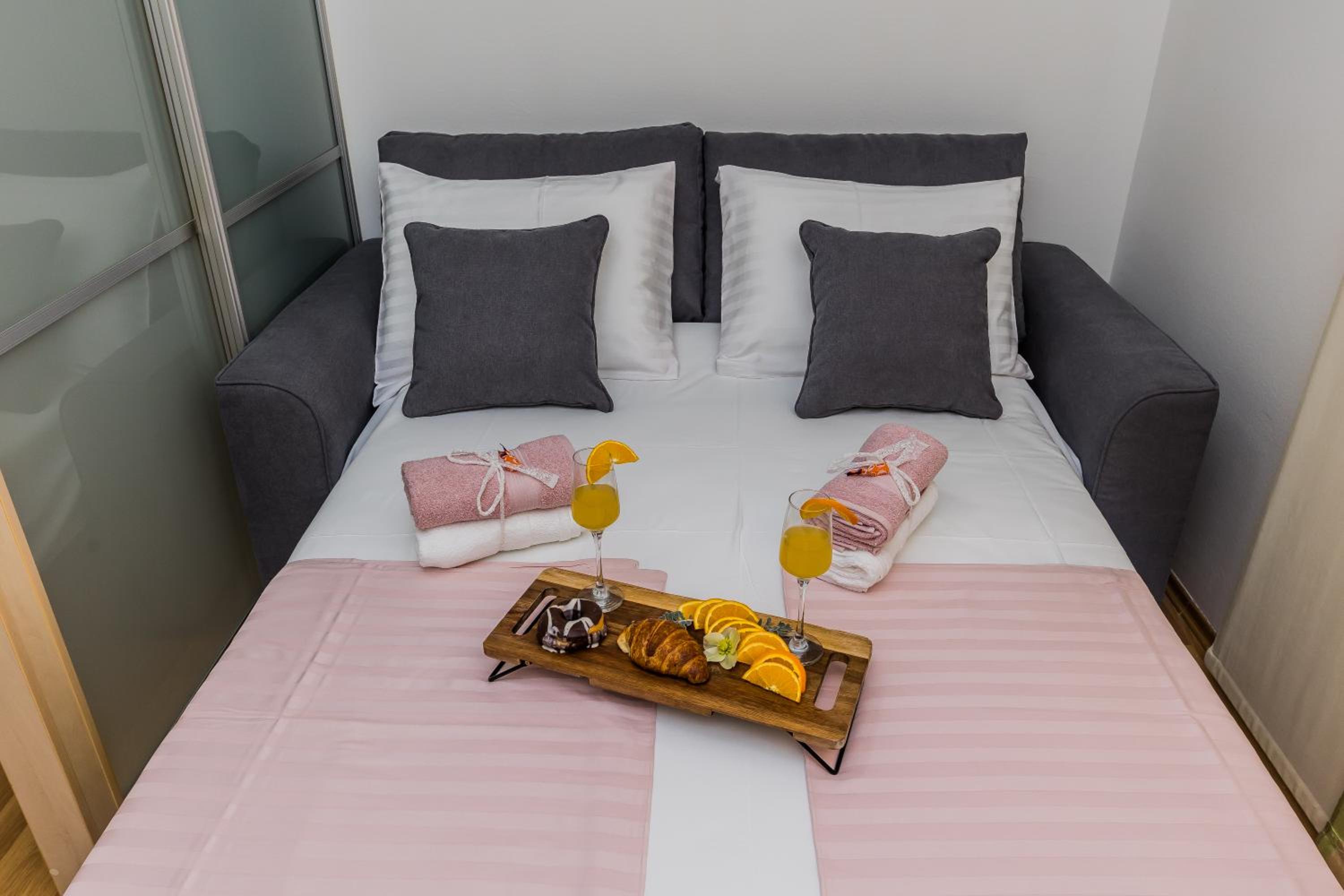 Paeninsula Studio Apartment