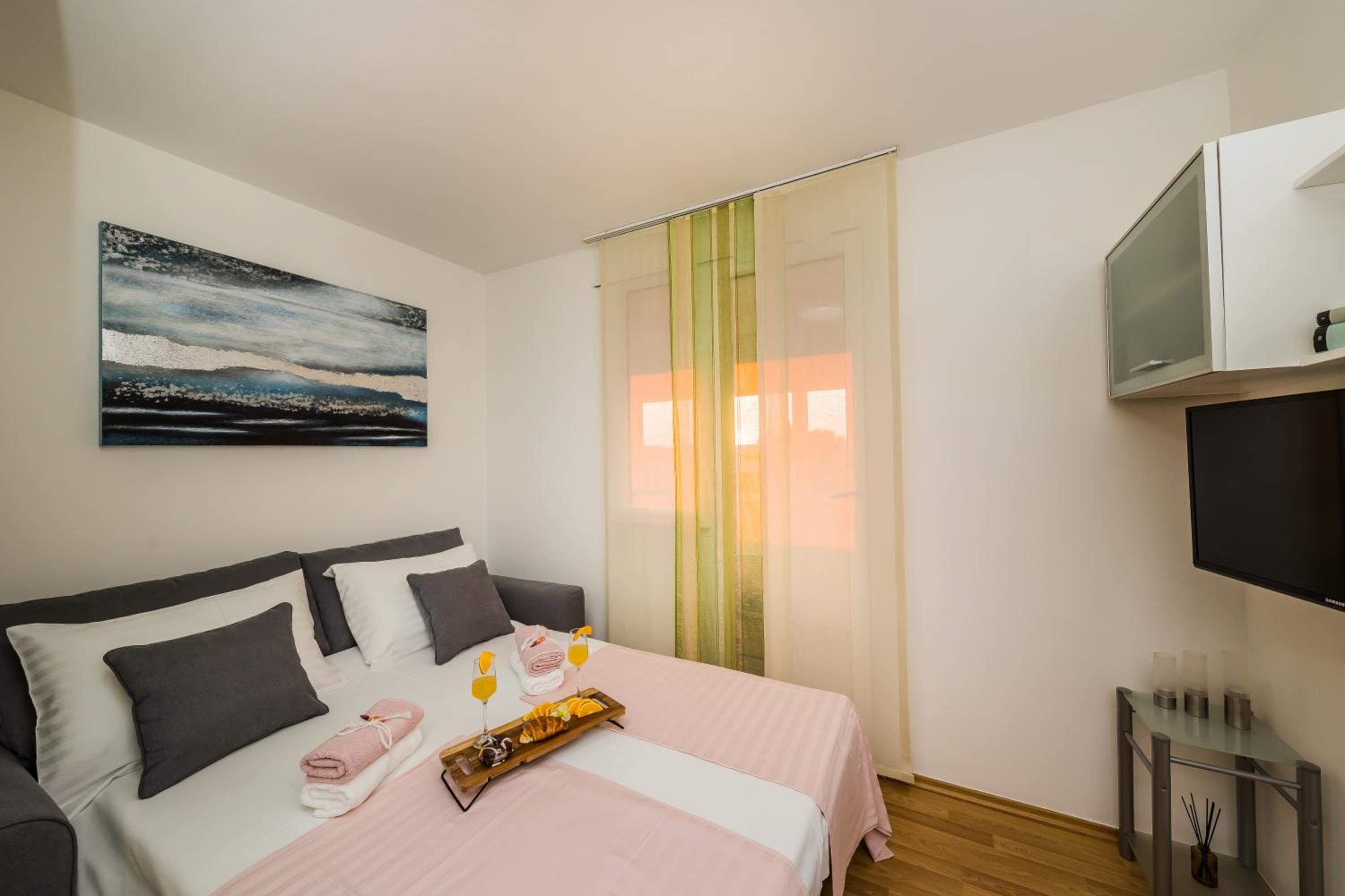 Paeninsula Studio Apartment