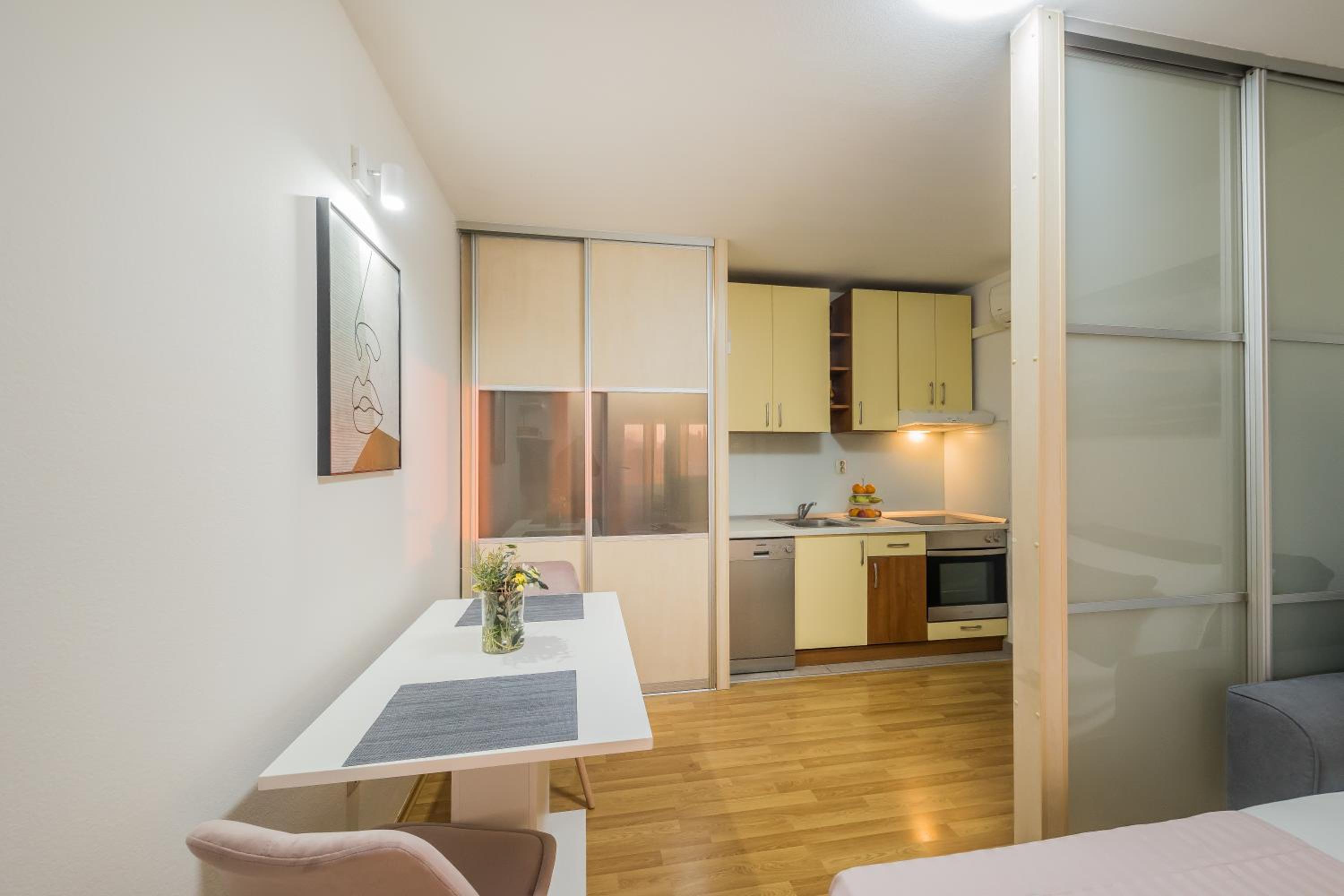 Paeninsula Studio Apartment