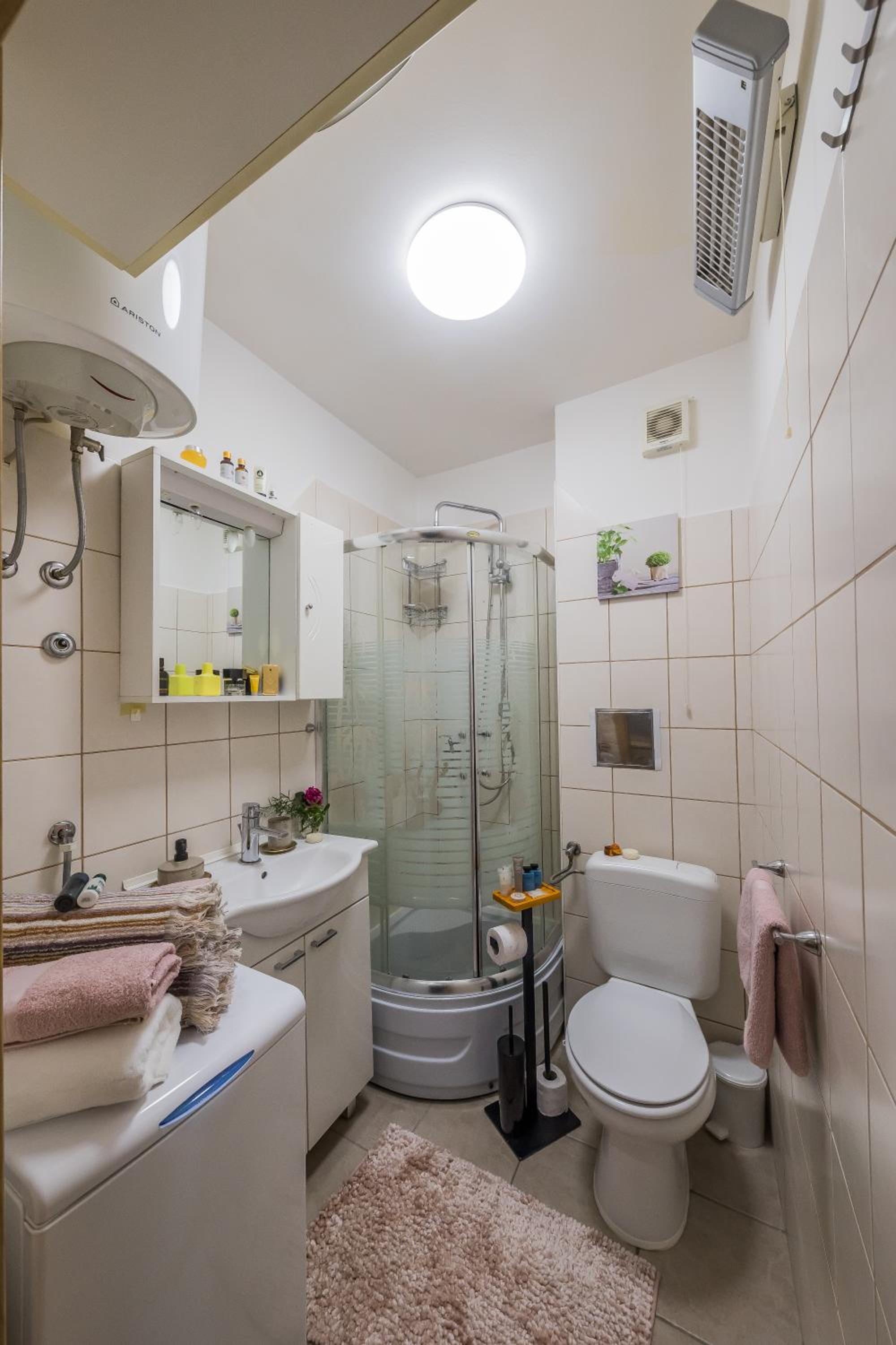 Paeninsula Studio Apartment