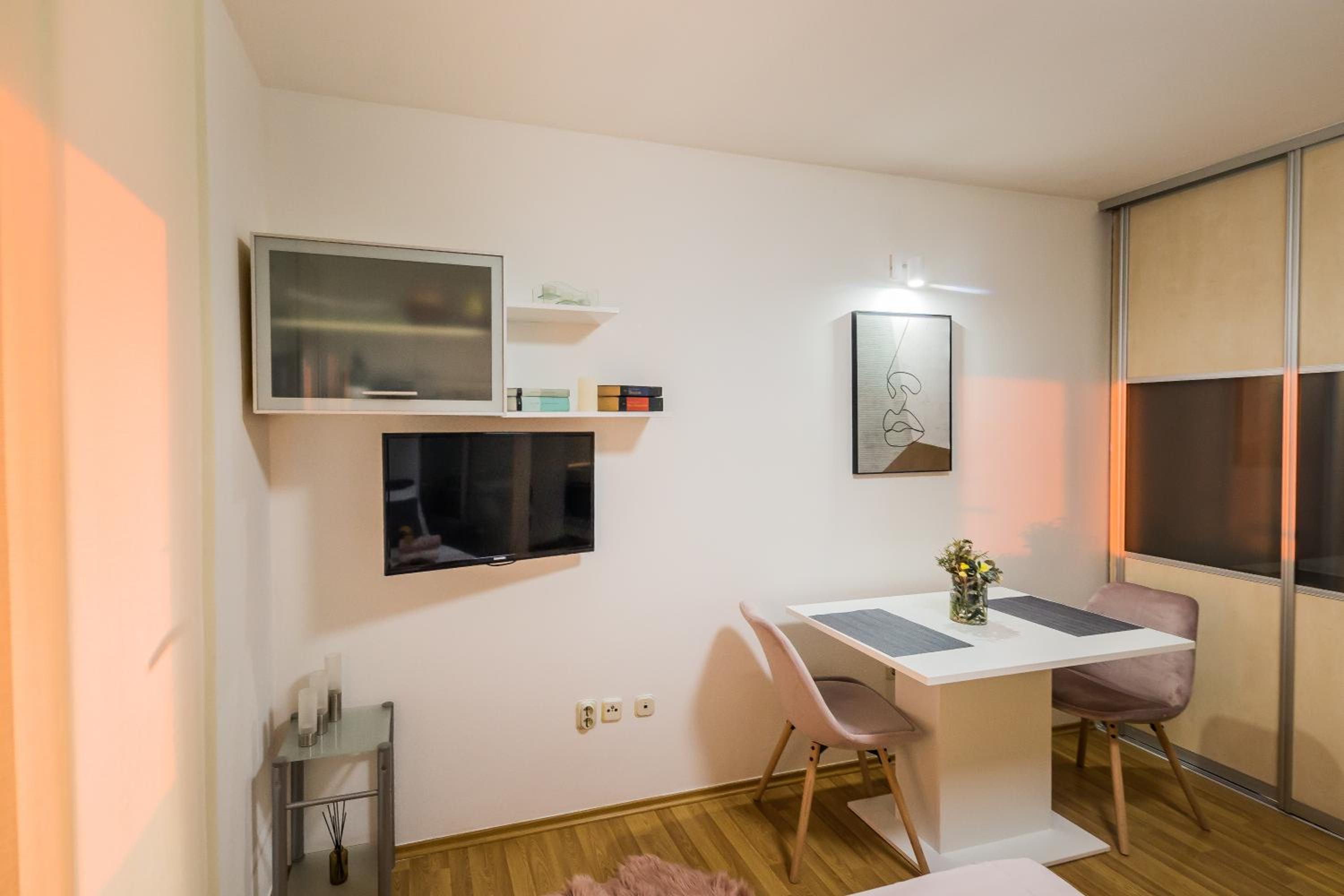 Paeninsula Studio Apartment