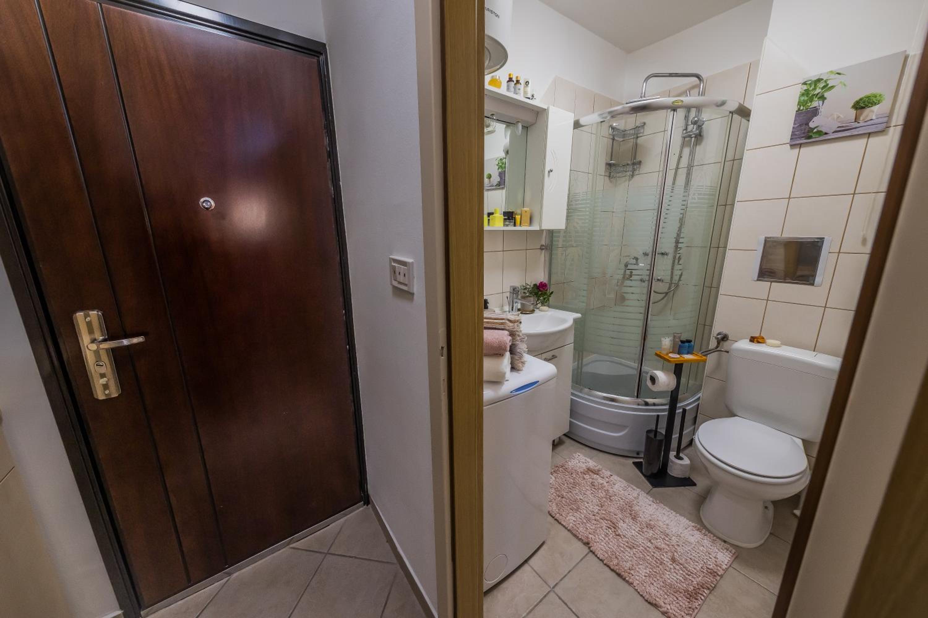 Paeninsula Studio Apartment