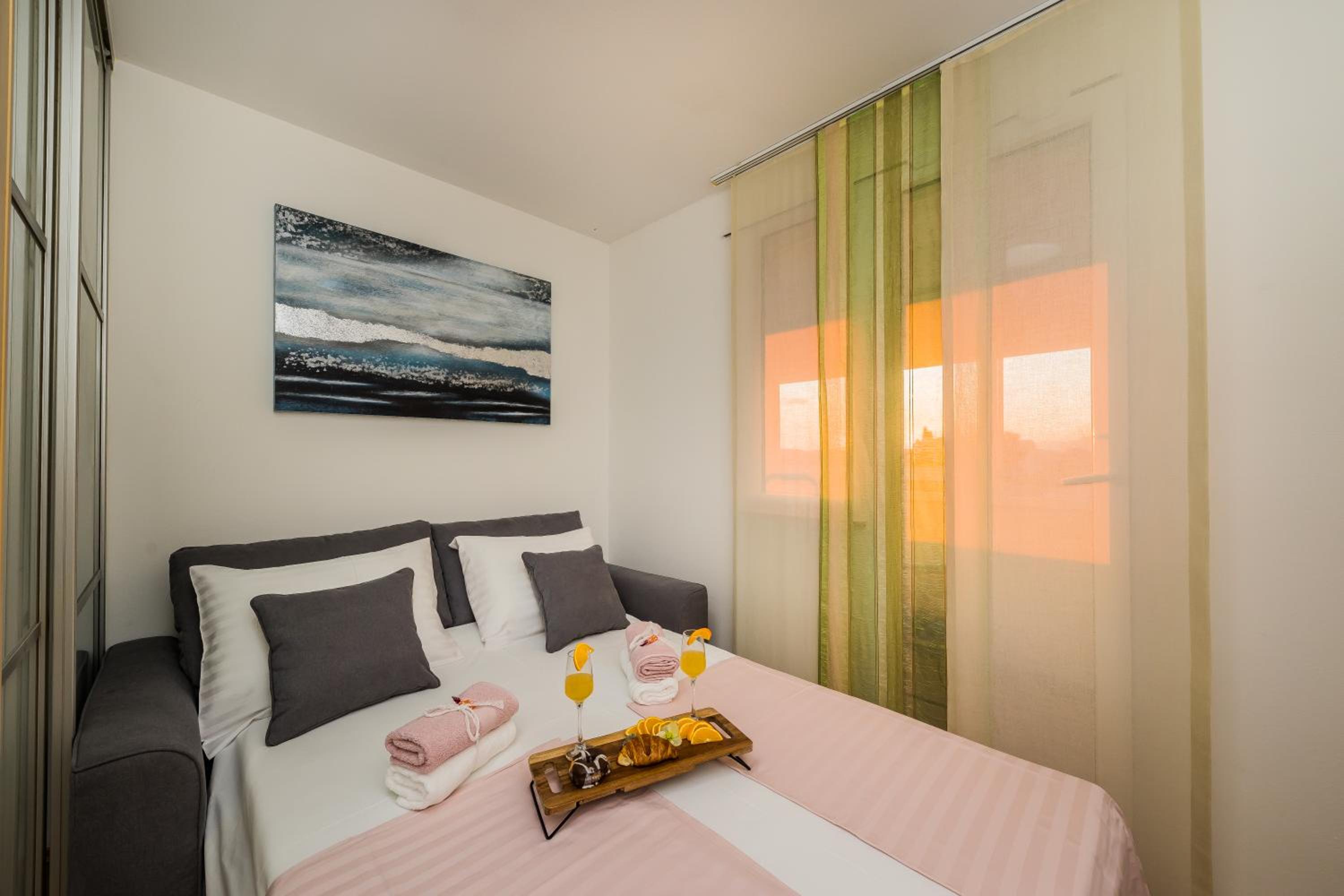 Paeninsula Studio Apartment