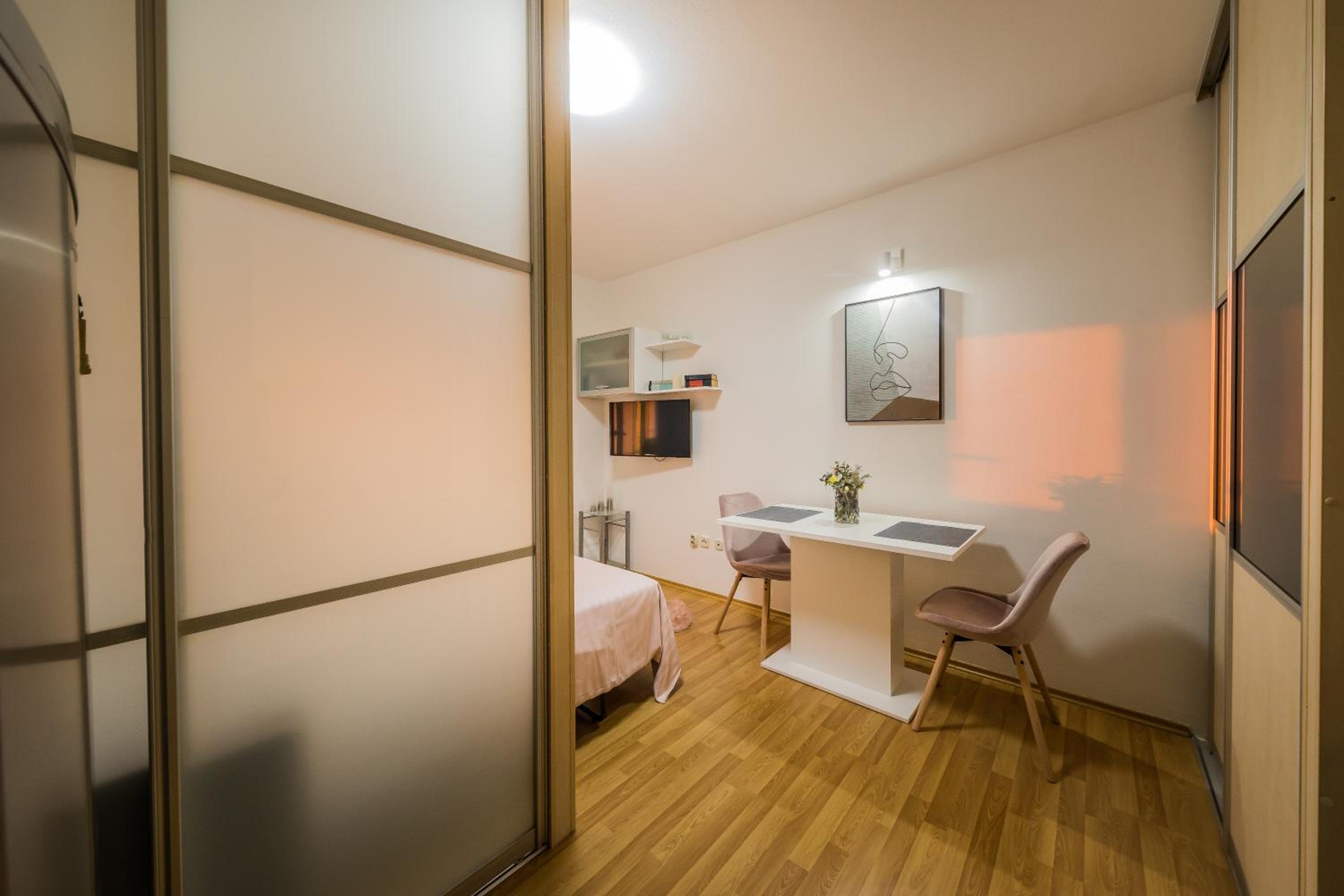 Paeninsula Studio Apartment