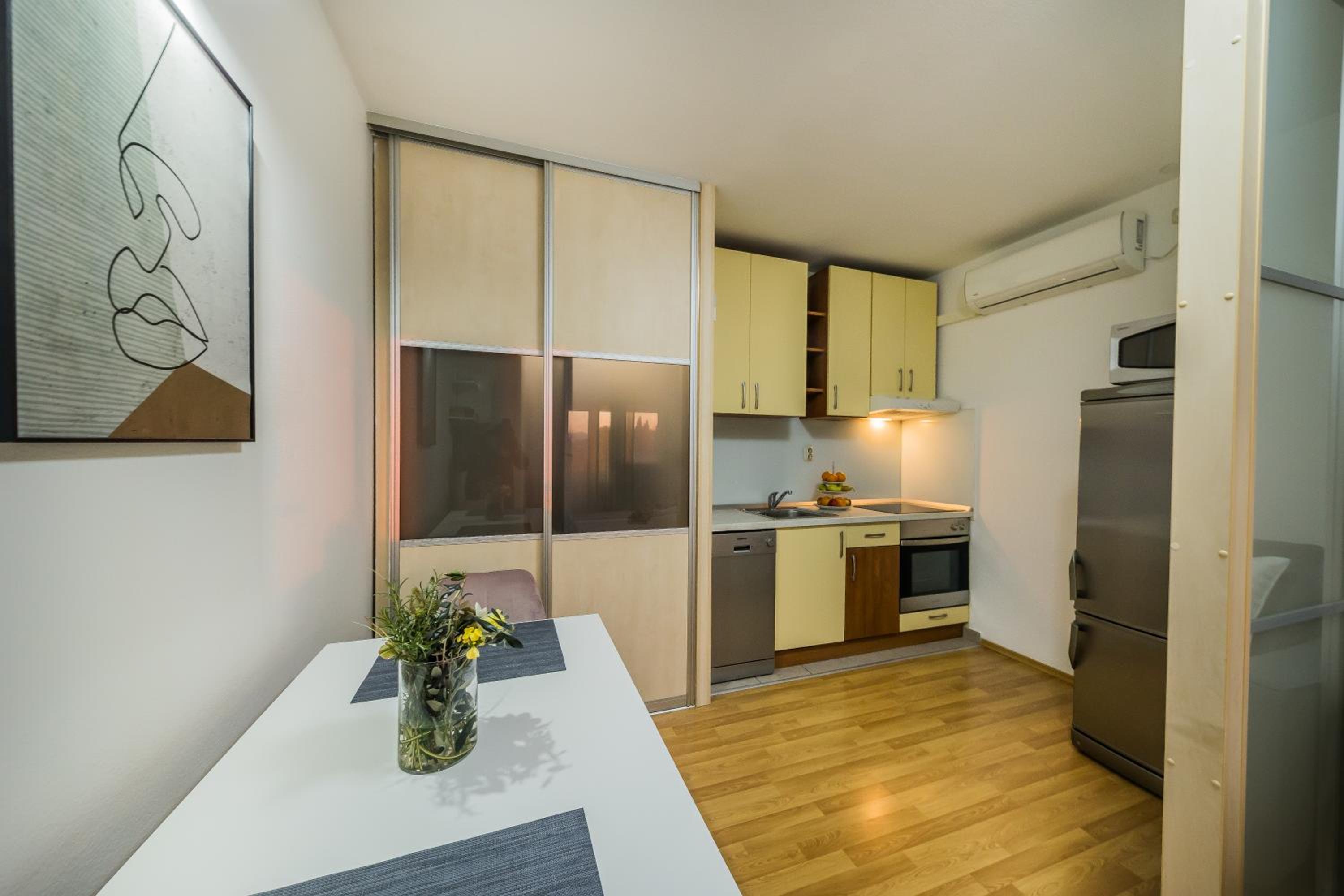 Paeninsula Studio Apartment