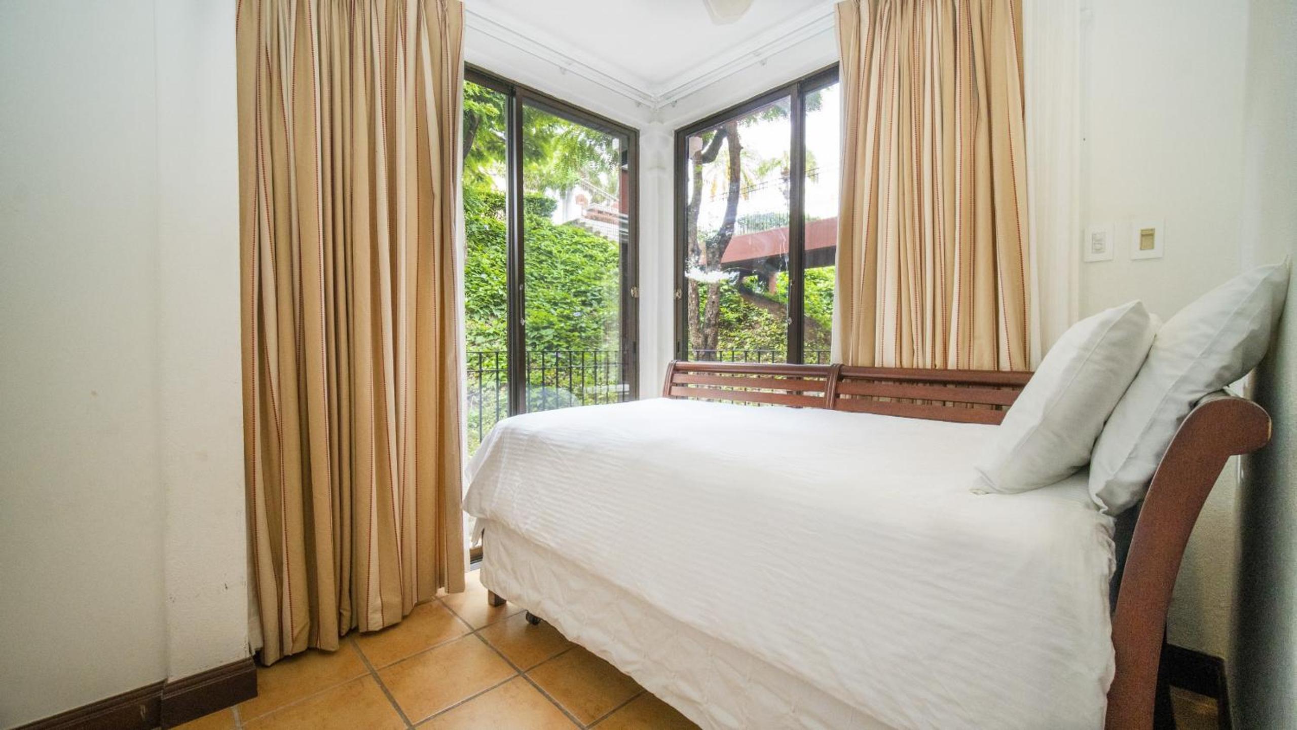 Spacious 4BR Condo with Partial Ocean View - Bougainvillea - Reserva Conchal