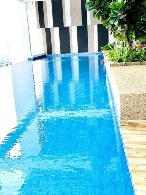 The Colony KLCC view by NZV