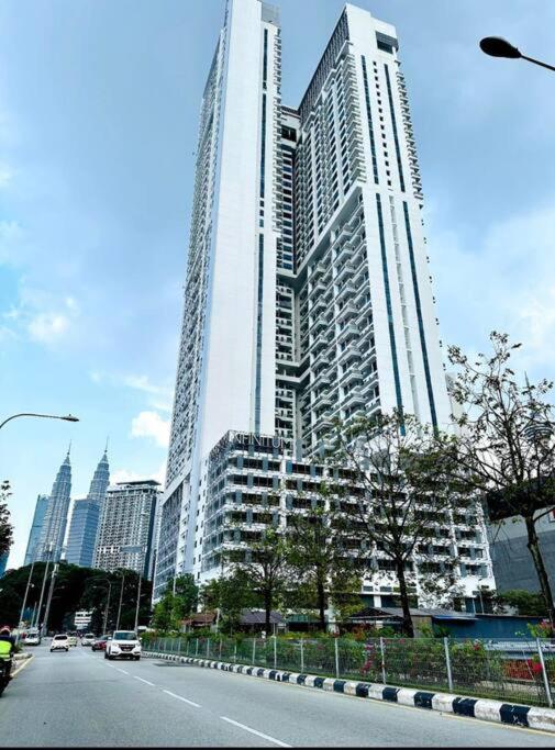 The Colony KLCC view by NZV