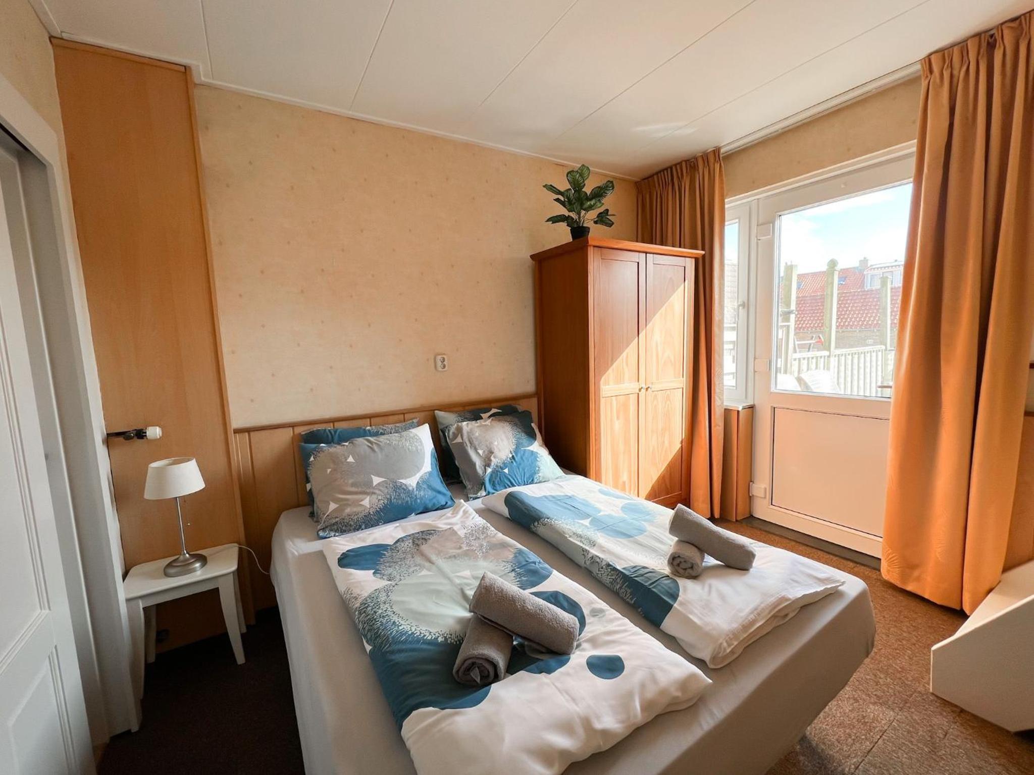Ruime Vakantiewoning met Dakterras, 150m van Strand in Egmond aan Zee view 4