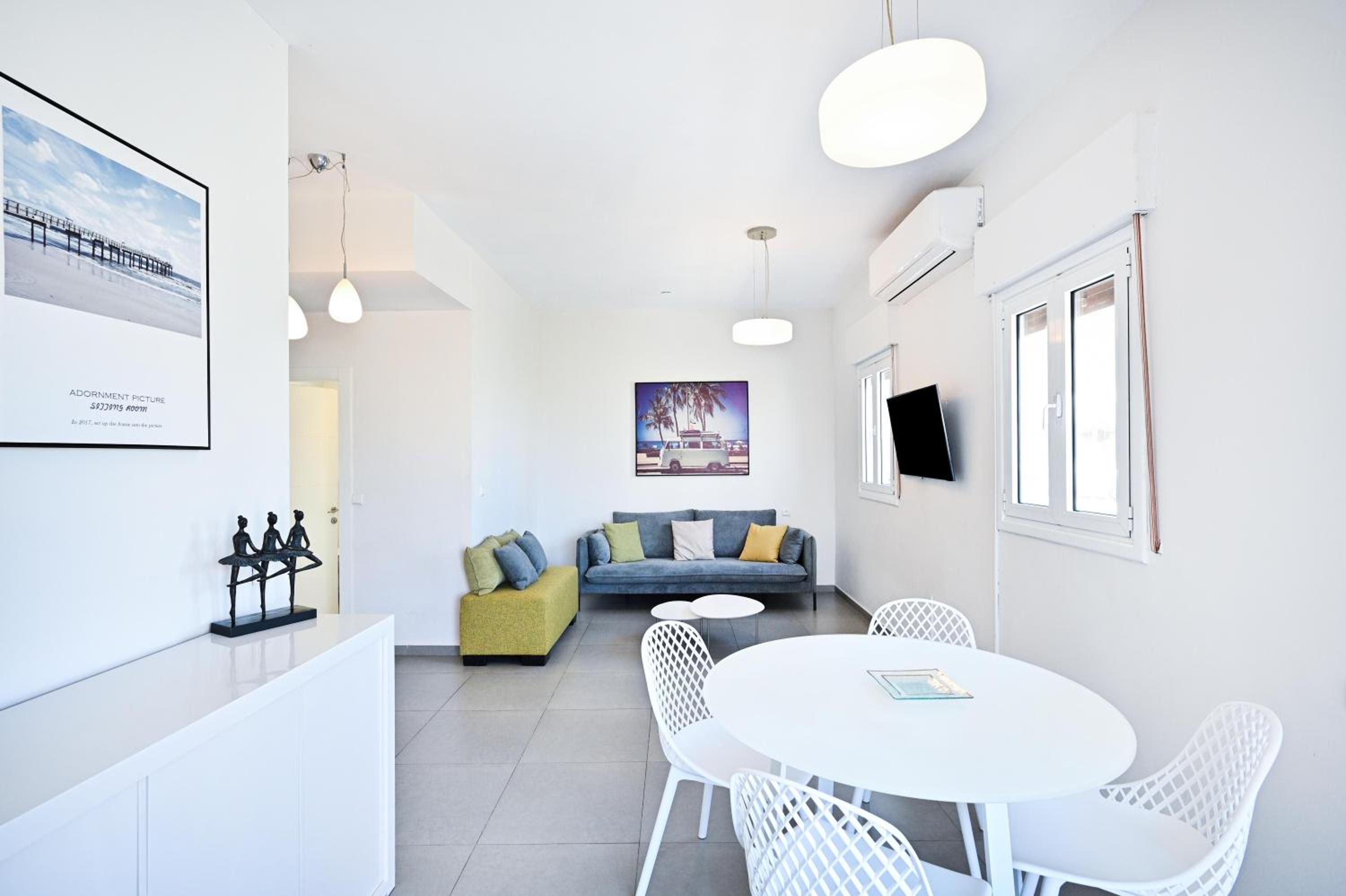 Ben Yehuda 2BR duplex with Sea View by HolyGuest view 5