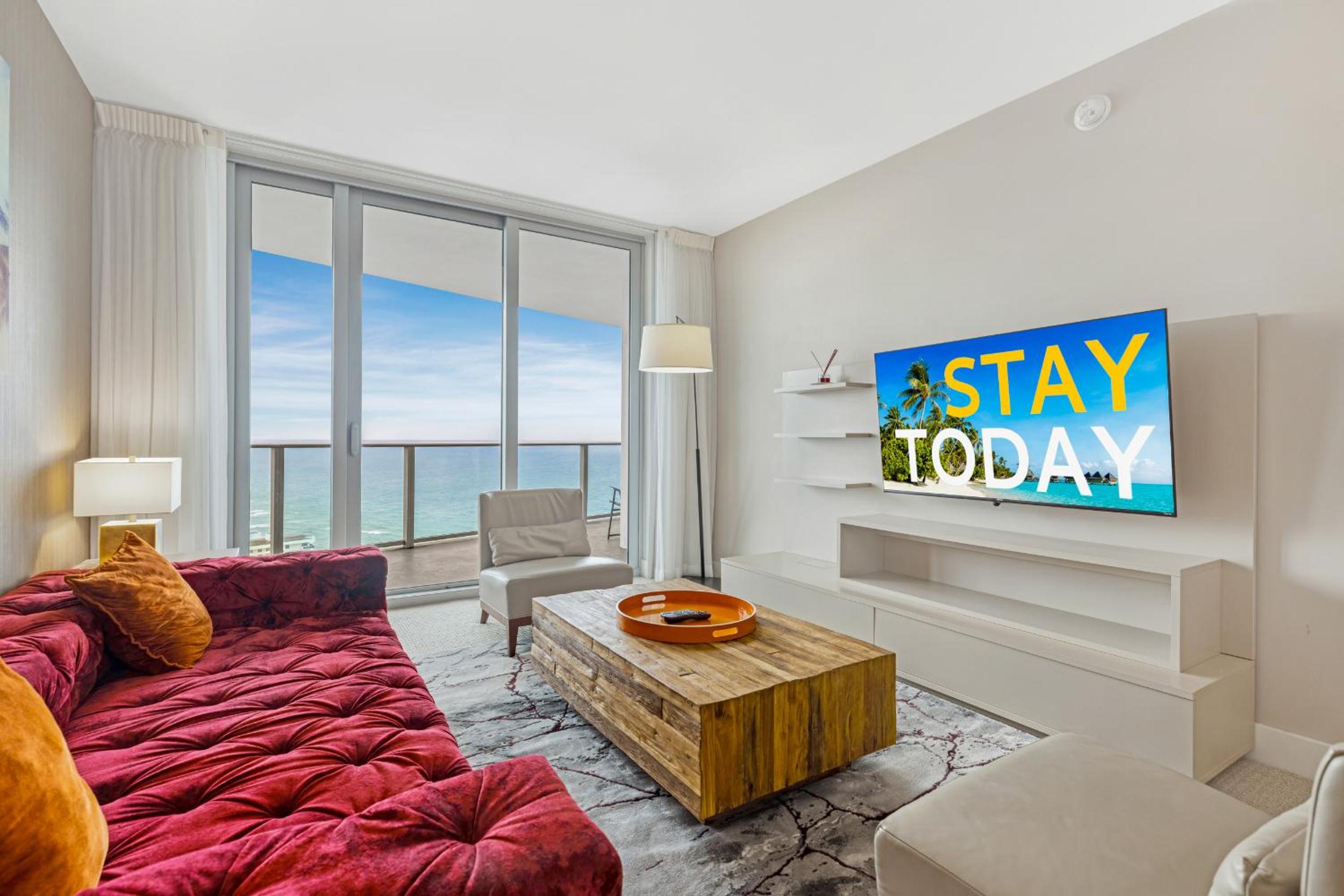 25 min to FIFA! EXCLUSIVE RESORT - OCEANFRONT 2BD 2BA CONDO, HiGH FLOOR, ROOFTOP POOL AND HOT TUB, STEPS TO BEACH view 3