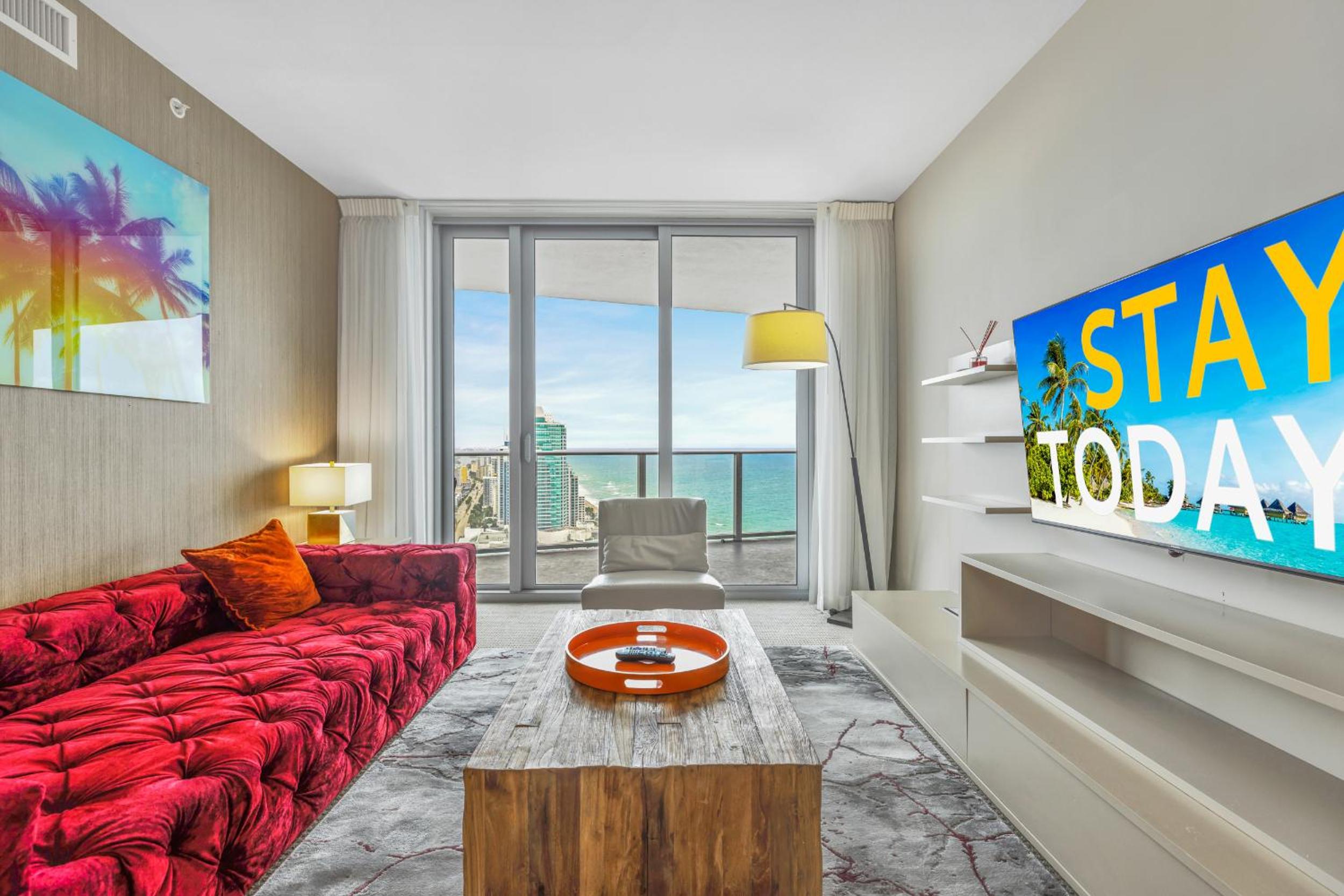 25 min to FIFA! EXCLUSIVE RESORT - OCEANFRONT 2BD 2BA CONDO, HiGH FLOOR, ROOFTOP POOL AND HOT TUB, STEPS TO BEACH view 2