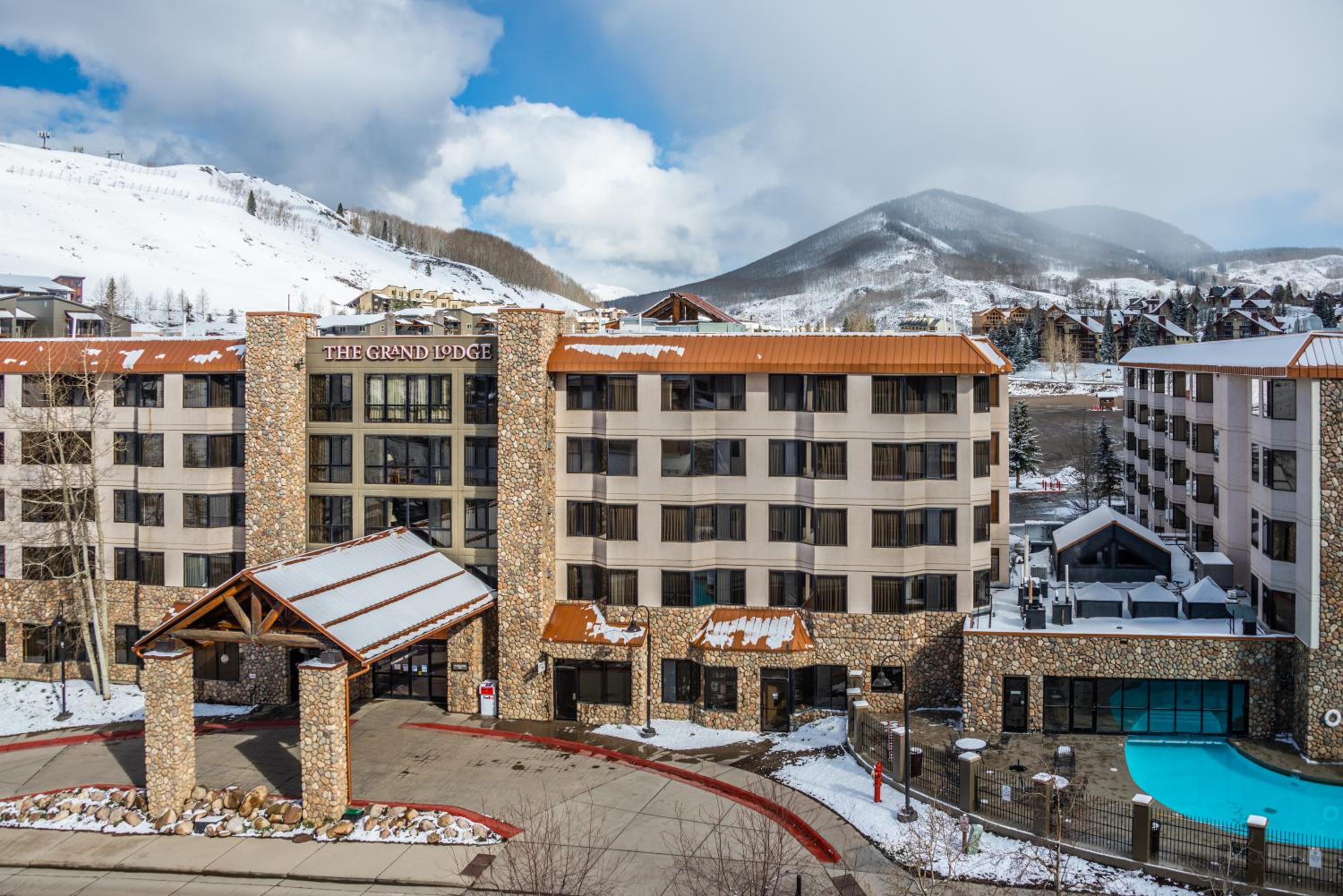 The Grand Lodge, A Vail Resorts Property view 4